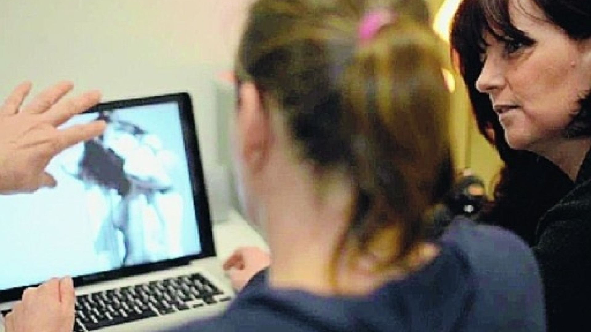 Il calendario delle "modelle" di Armonia fa il giro del Paese e aiuta le donne