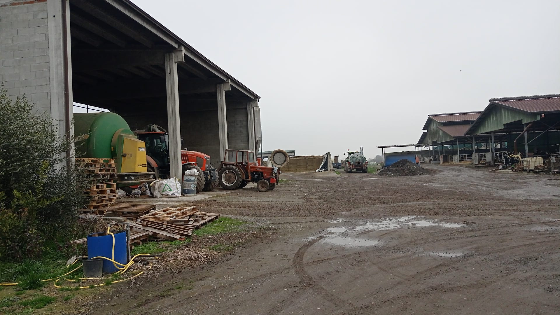 Altra razzia in un'azienda agricola, sparito un trattore. Secondo furto in pochi giorni