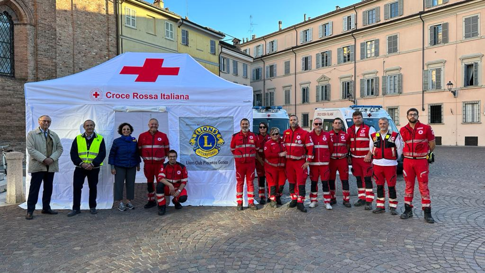 CRI Piacenza: nuovo gazebo da Lions Club Gotico. Veicolo in più per l’Unità Cinofila
