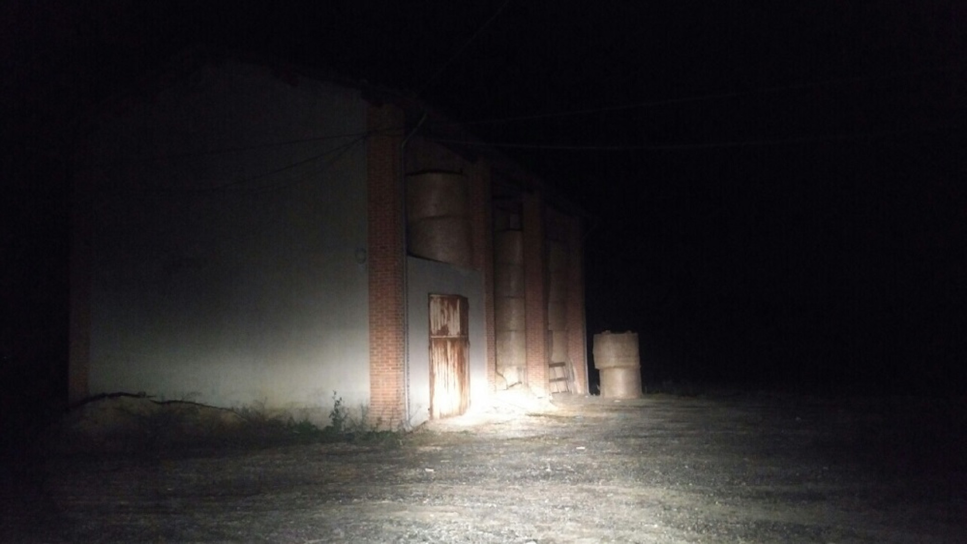 Mistero a Sarturano: ritrovato cadavere in decomposizione in un fienile