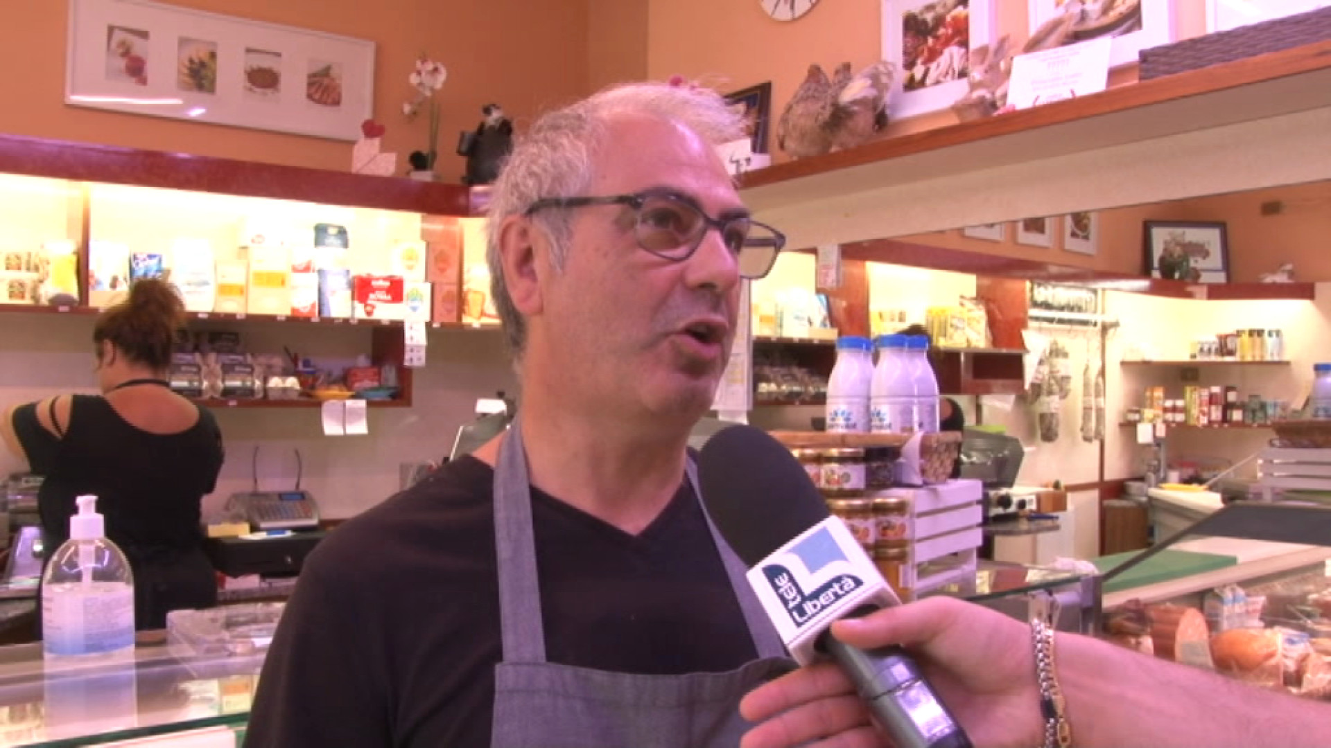 "Più costi e meno guadagno": così il caro bollette picchia duro sui commercianti