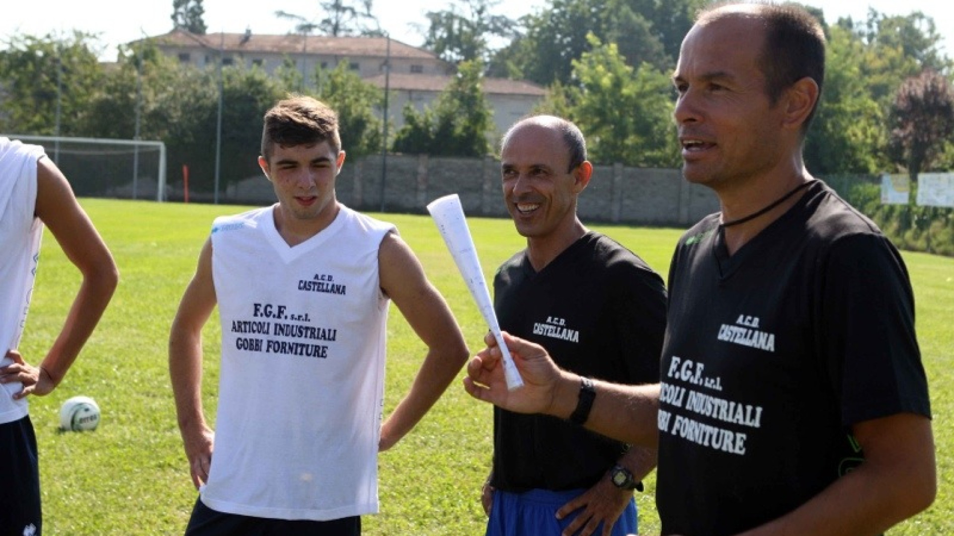 Calcio dilettanti: la Castellana riparte da mister Viciguerra. Le foto dal ritiro