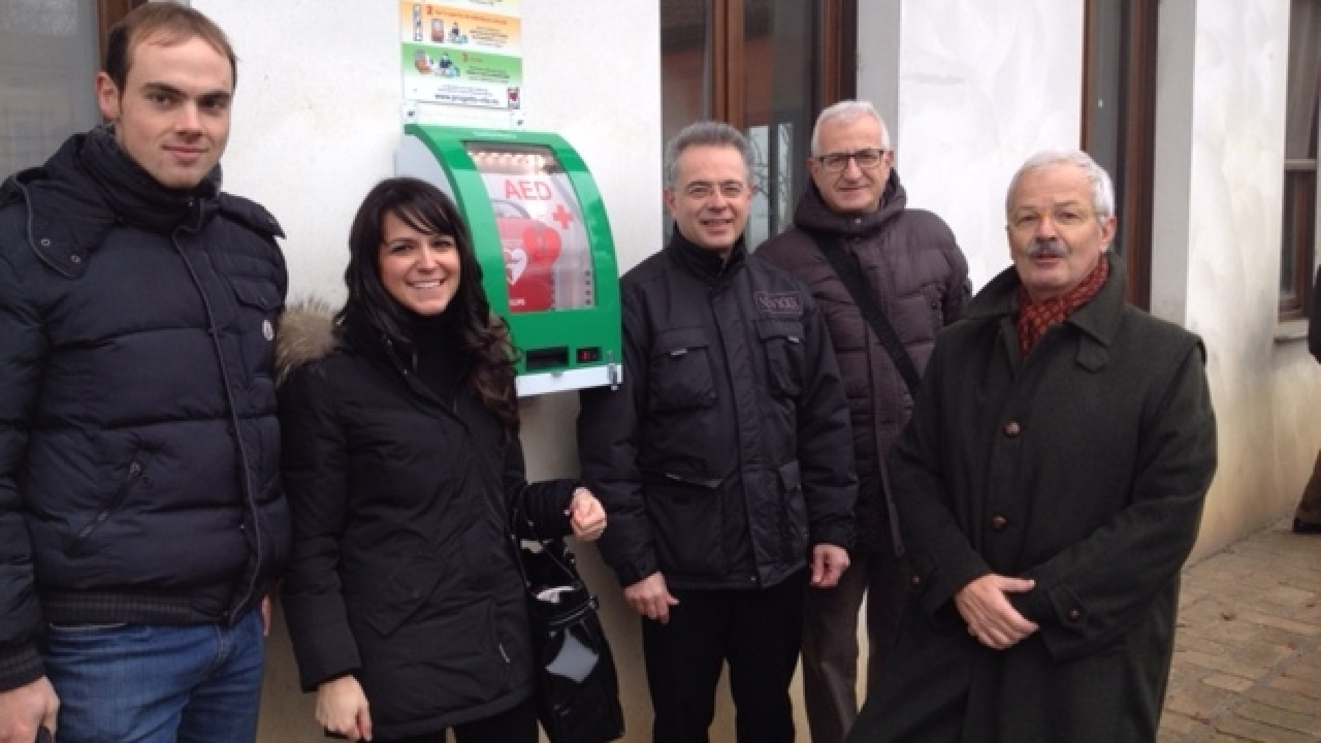 Inaugurato un nuovo defibrillatore a Turro. Superata quota 580