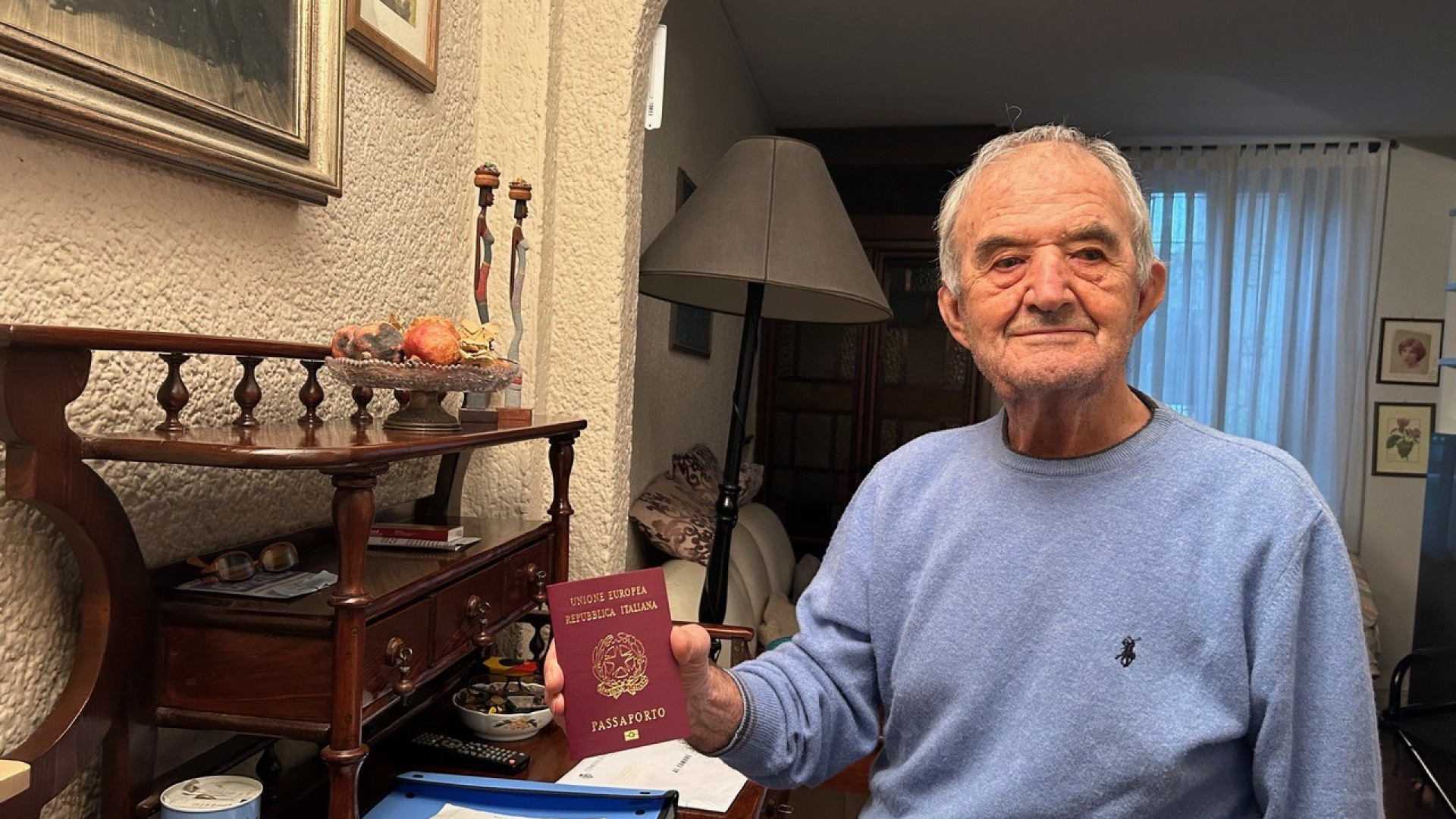 A 93 anni Piroli rinnova il passaporto: "Vorrei tornare in Palestina con la pace"
