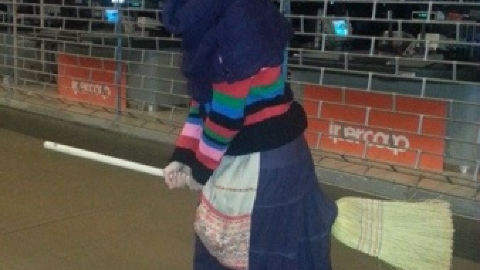 Tutti in tenda nel Centro Commerciale Gotico per accogliere la Befana