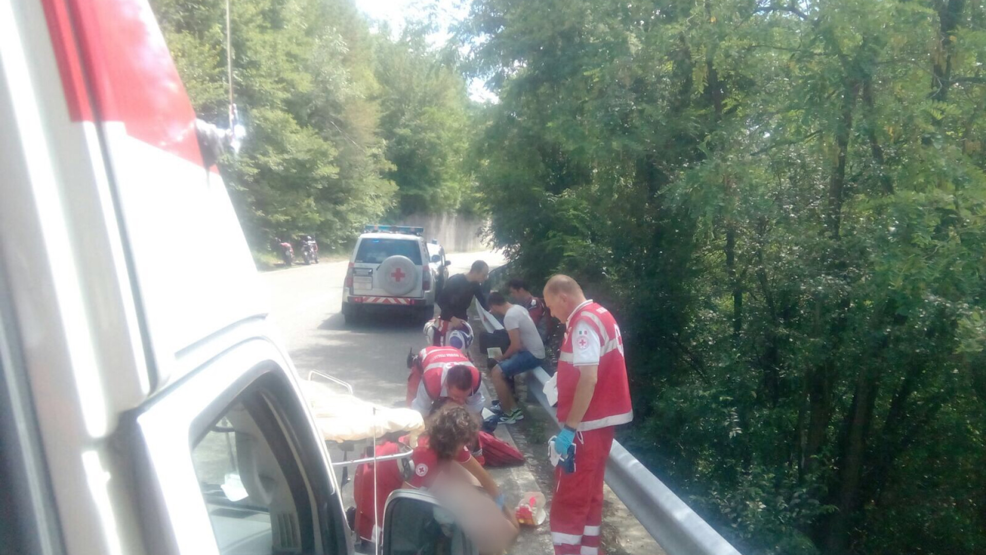 Losso di Ottone: cade in moto, l'amico lo investe. È in gravi condizioni