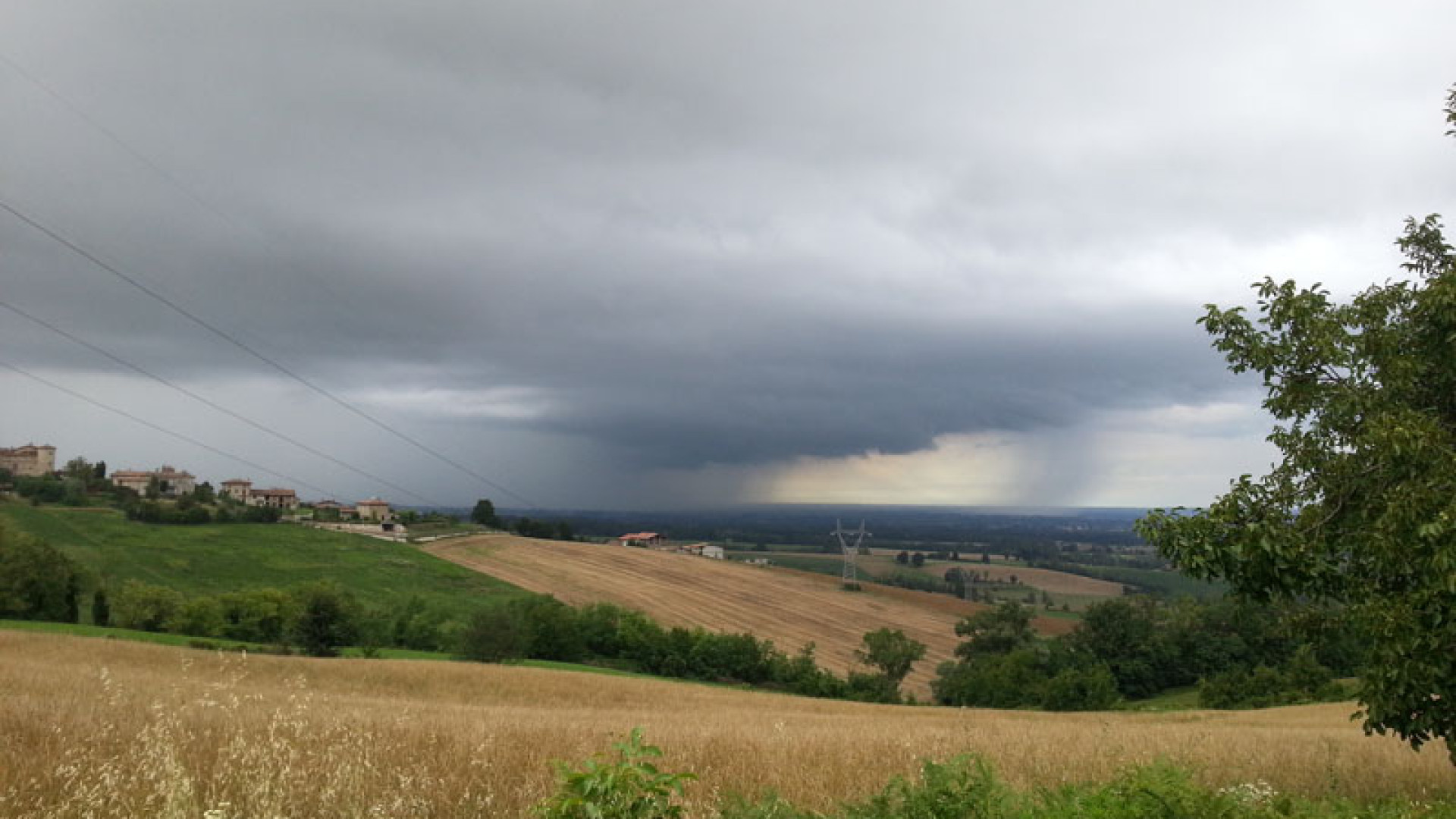 Forti temporali, piene dei fiumi e rischio frane, allerta meteo per mercoledì