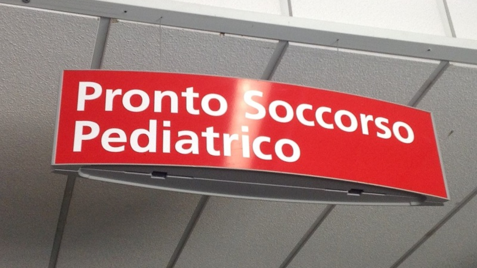 Nel 2020 accessi dimezzati al pronto soccorso pediatrico