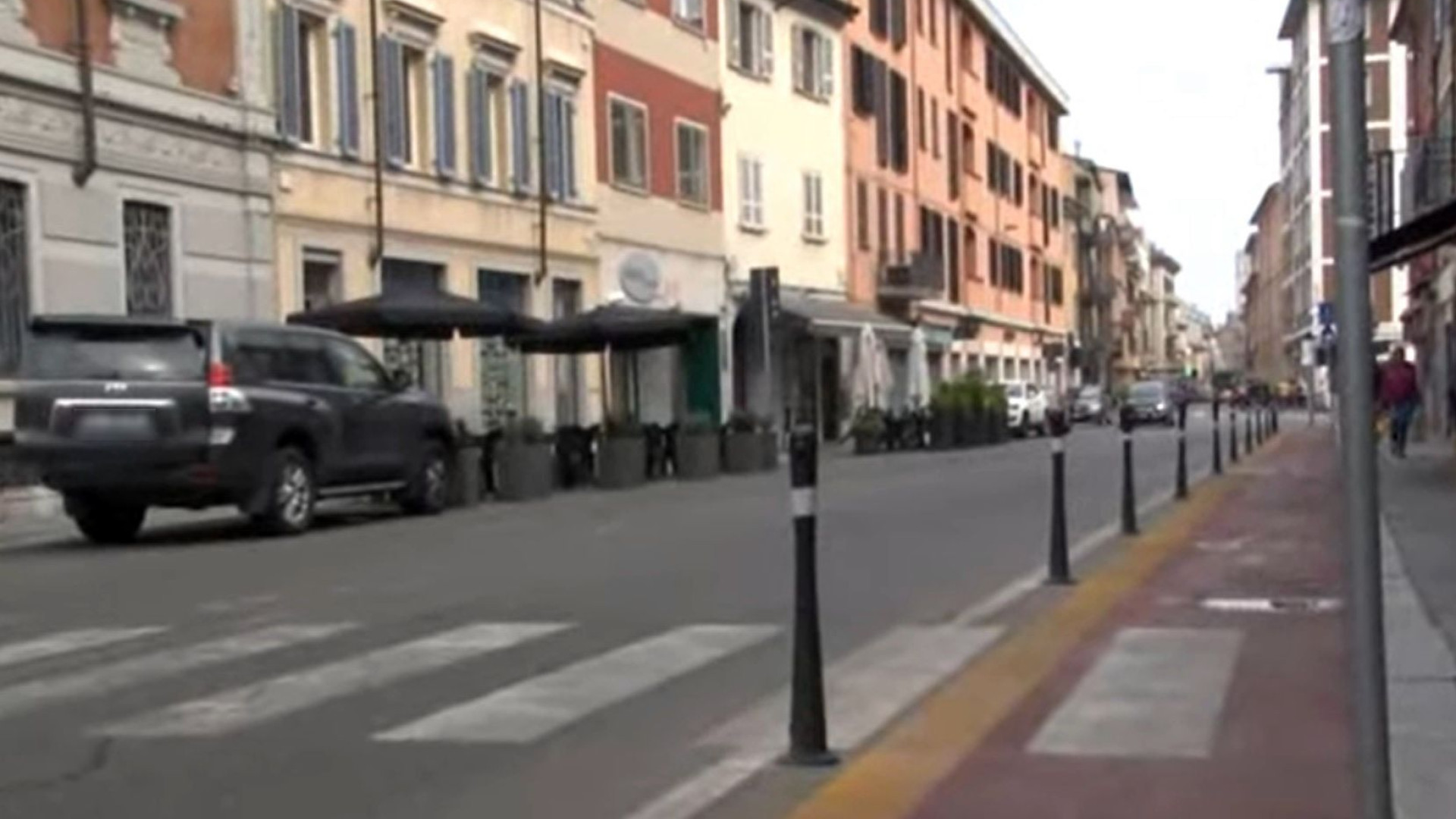 Violenza sul Corso, un testimone: "Uomo picchiato e preso a calci in faccia"