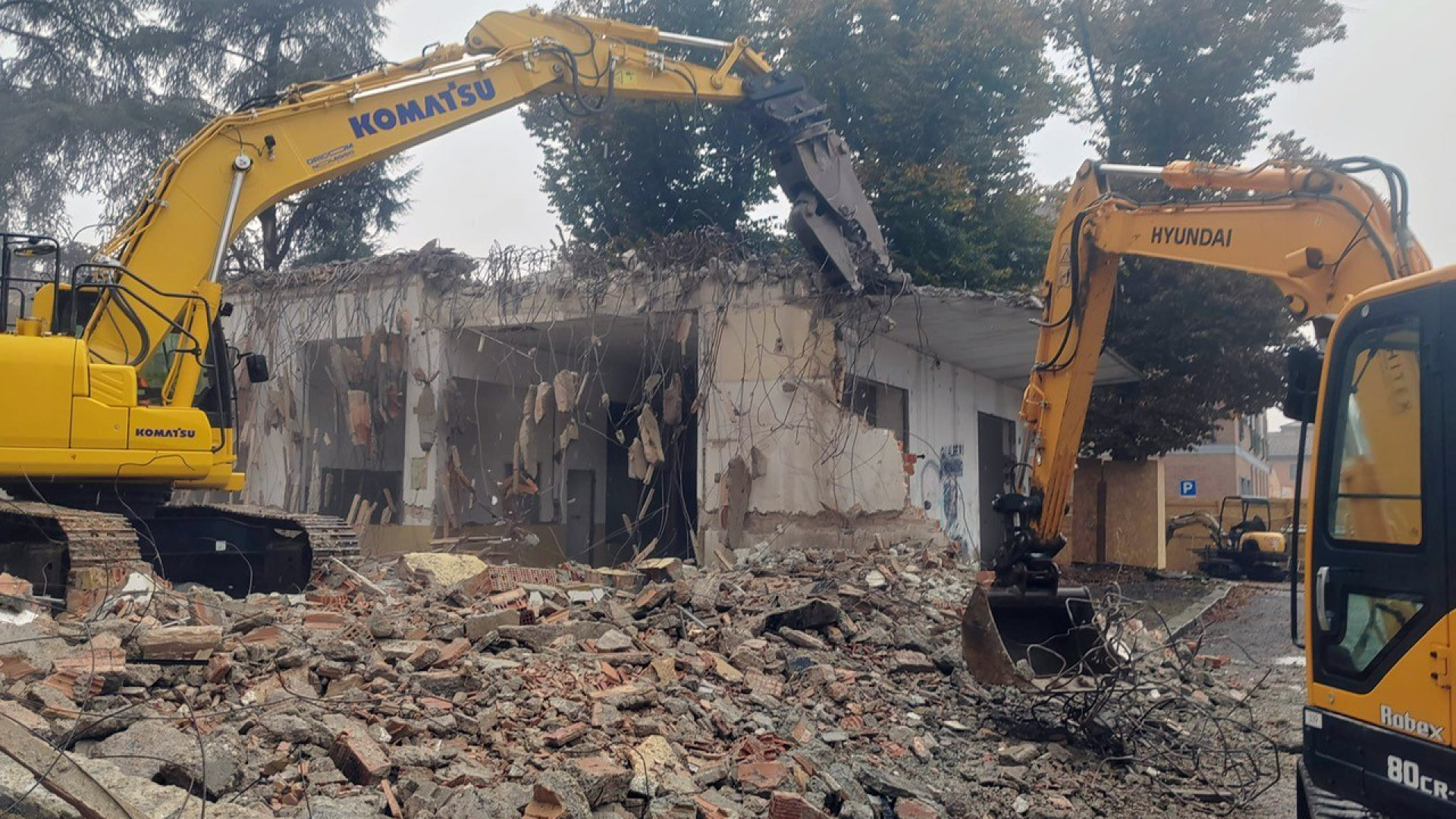 Cittadella, avanzano le ruspe: presto sarà abbattuta |tutta l'ex autostazione dei bus