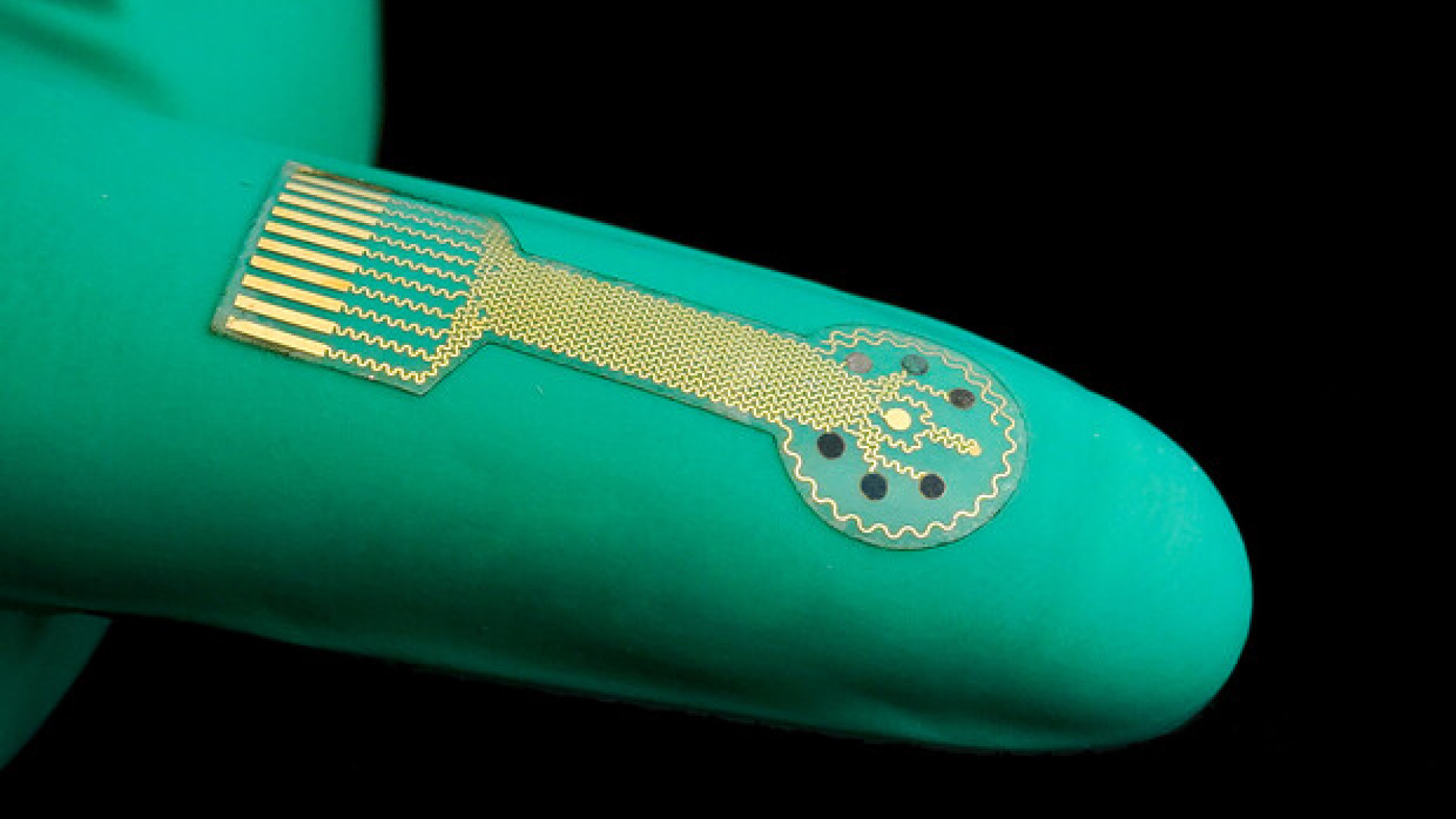 Rilascia farmaci e impulsi elettrici: con il cerotto smart si guarisce prima