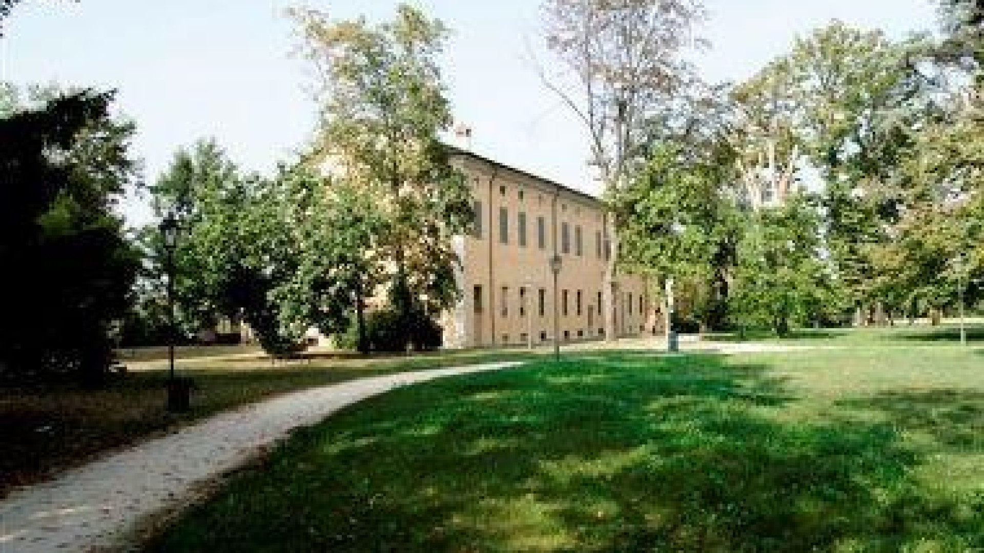 Spettacolo "Il Sistema" sulla magistratura, a Castello sale la polemica per i costi