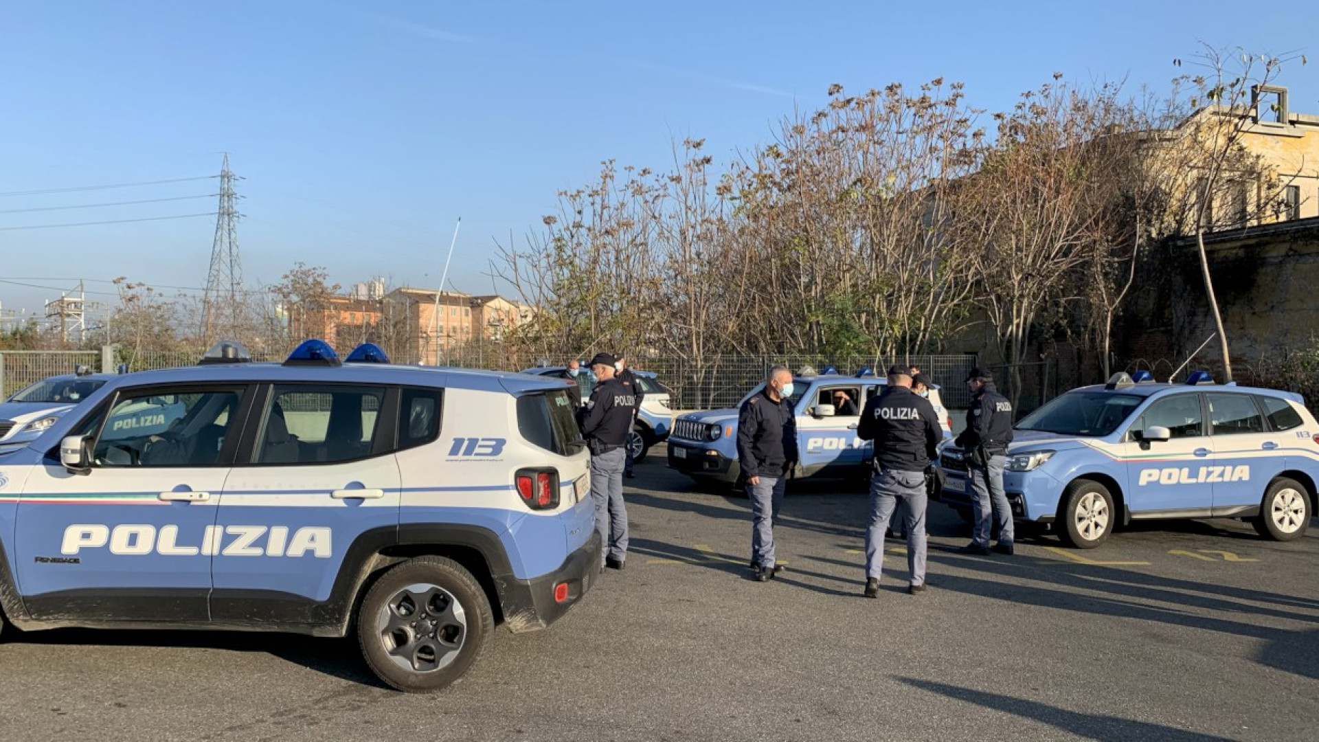 Via La Primogenita, domenica caotica: doppia rissa a bottigliate
