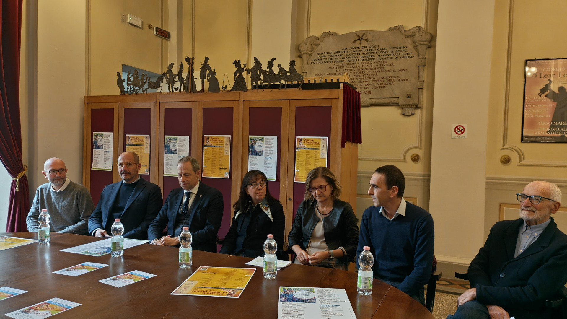 Al via le stagioni teatrali per le scuole, appello ad "adottare una famiglia"
