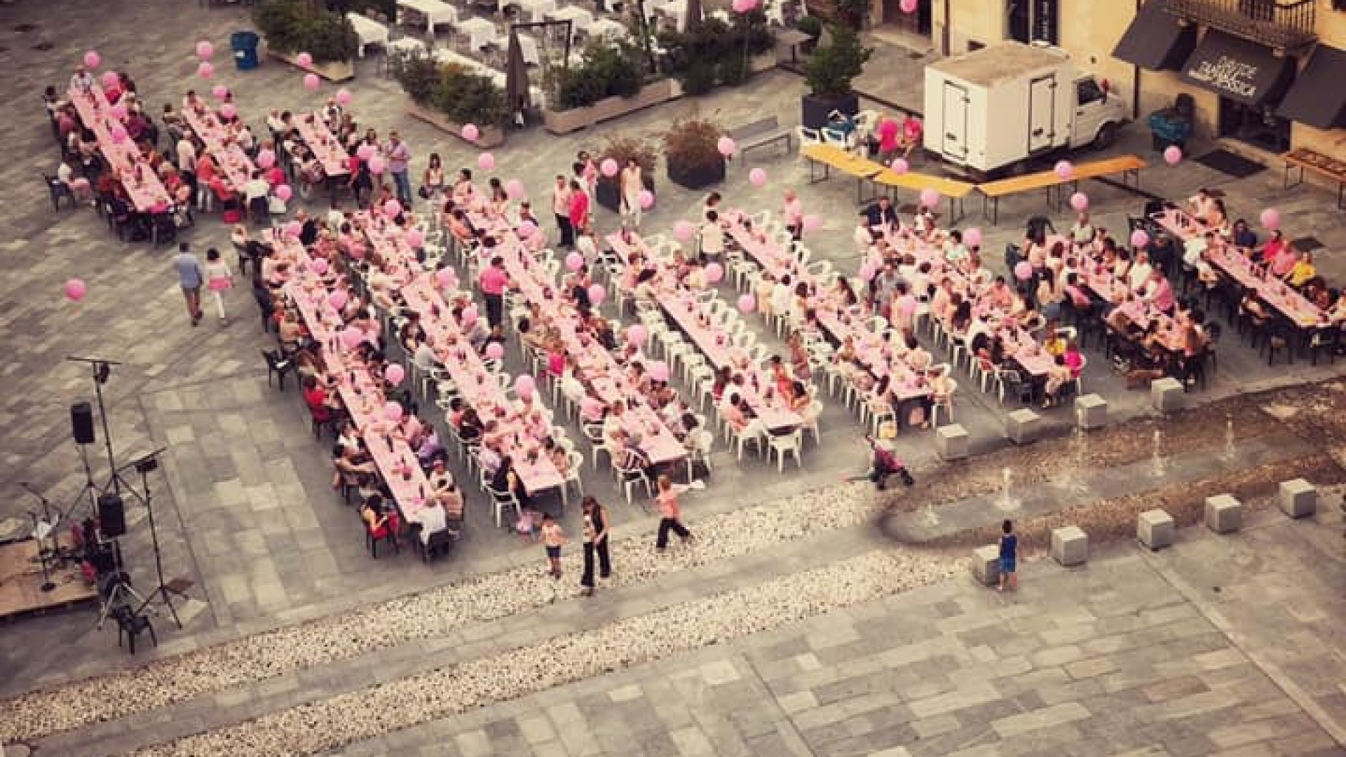 Cena in rosa, in 300 a Rivergaro per l’Amop: raccolti quasi 5mila euro