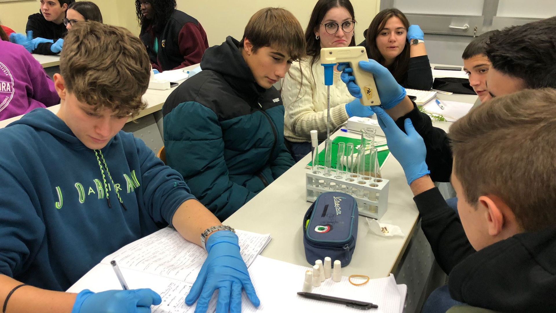 Dalle zucche all'uva: gli alunni studiano sul campo il cambiamento climatico