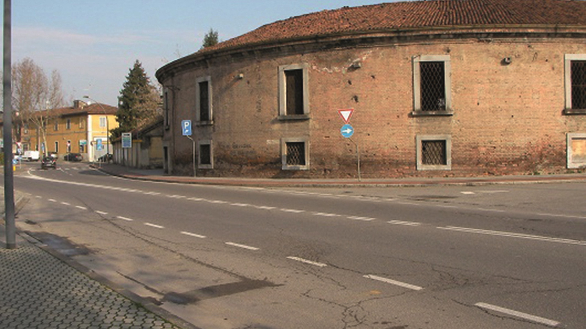 L'idea degli studenti: "Il torrione Fodesta diventi un museo delle auto d’epoca"