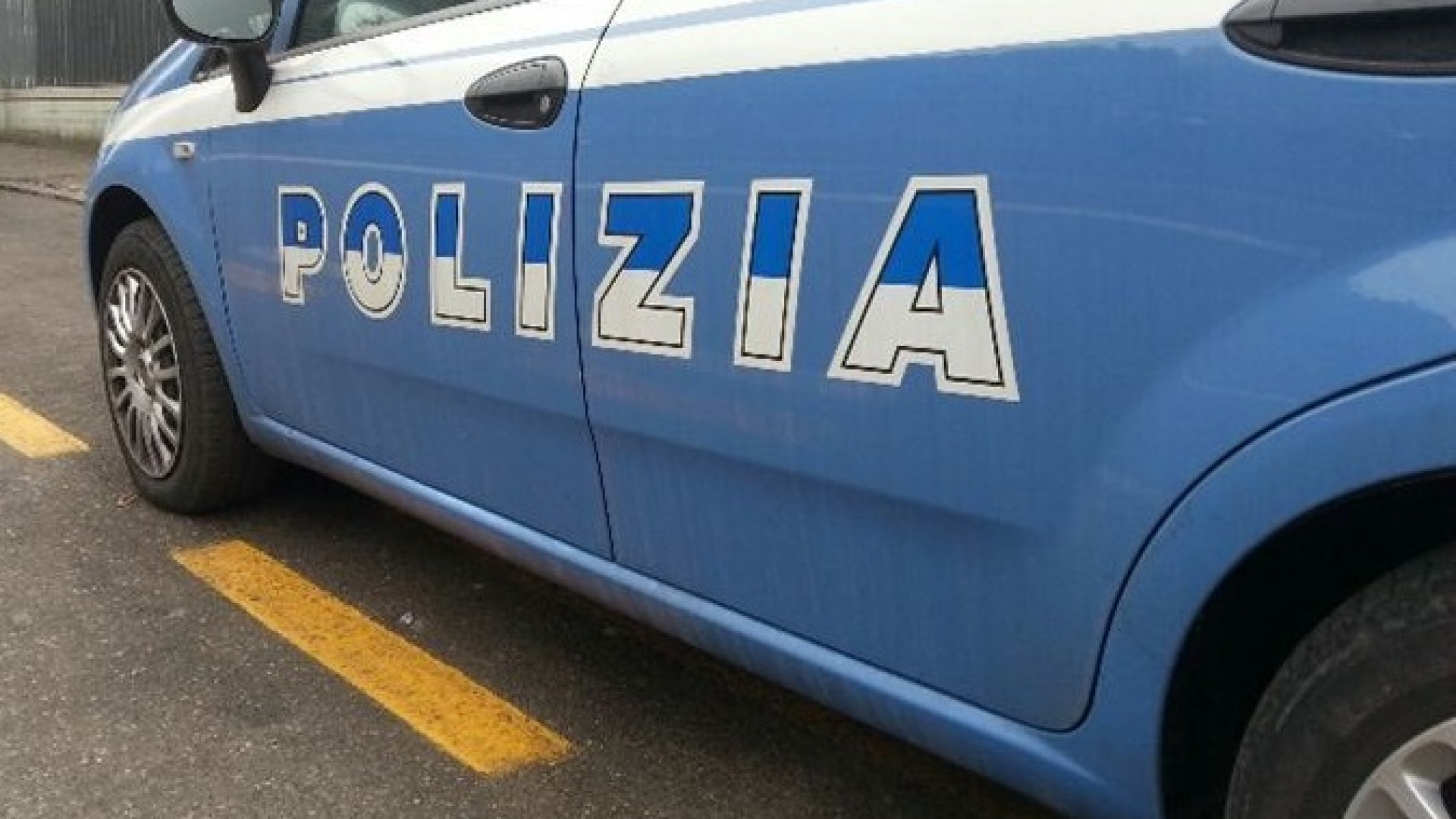 Urla e spintoni: rissa in Largo Battisti, coinvolti tre uomini. Interviene la polizia