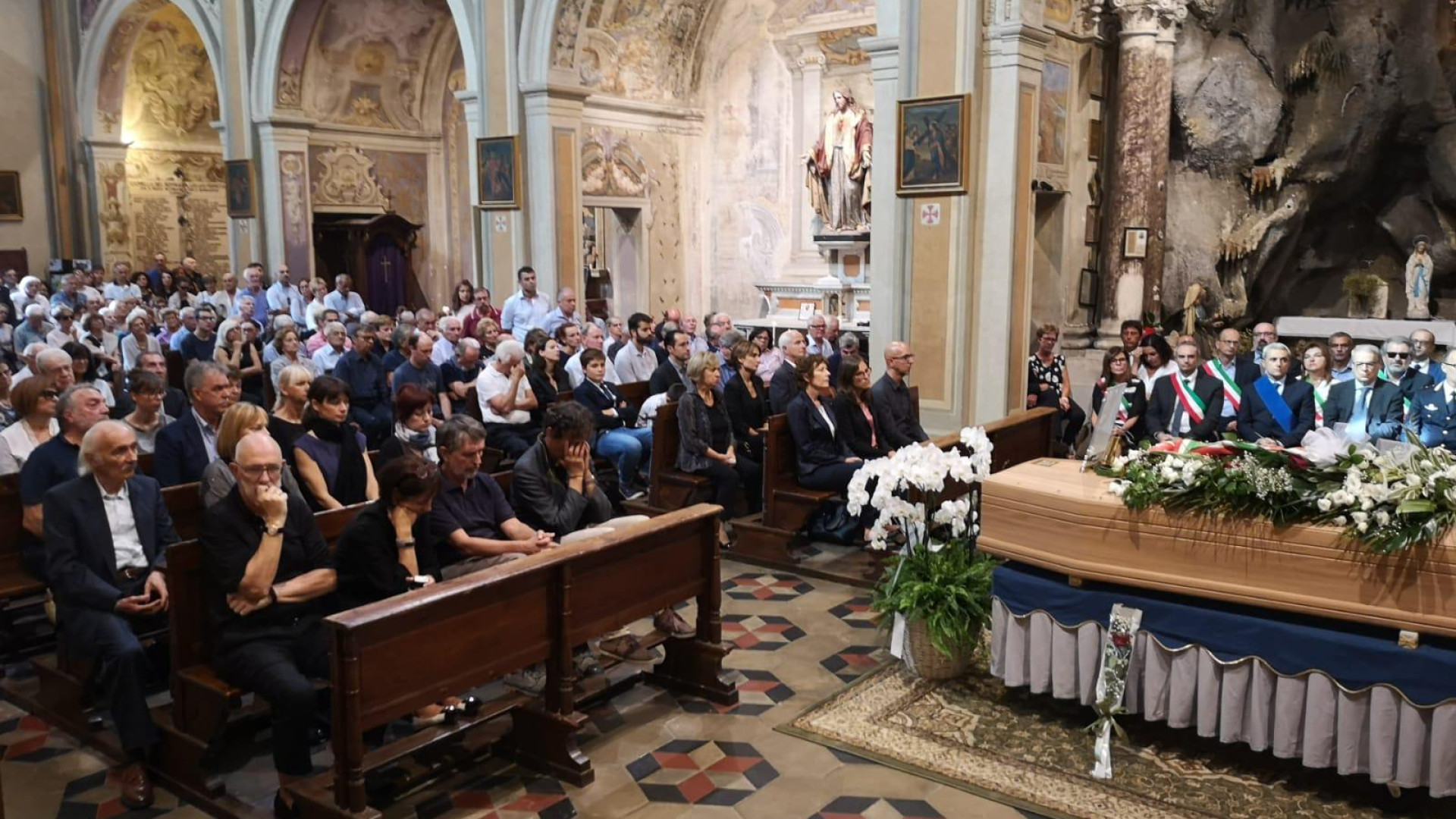 Parenti, istituzioni e tanti cittadini per l'addio a Gianluigi Boiardi