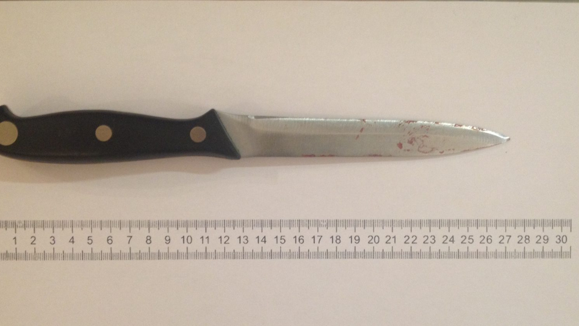 Accoltellò il rivale albanese alla gola: 50enne italiano condannato a due anni