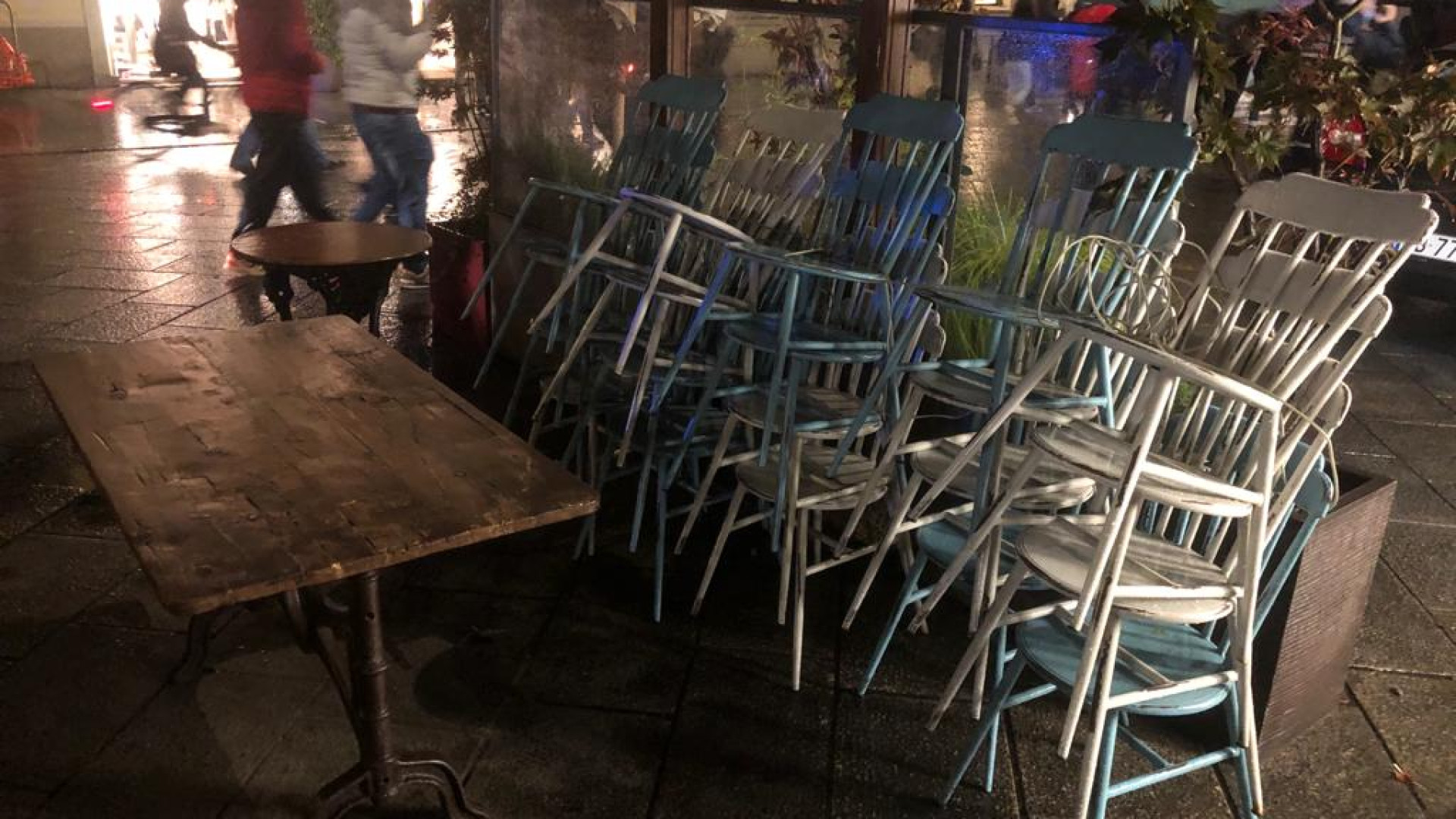 Zona arancione dal 15 novembre, bar e ristoranti chiusi. Lertora: "Settore rischia di crollare"