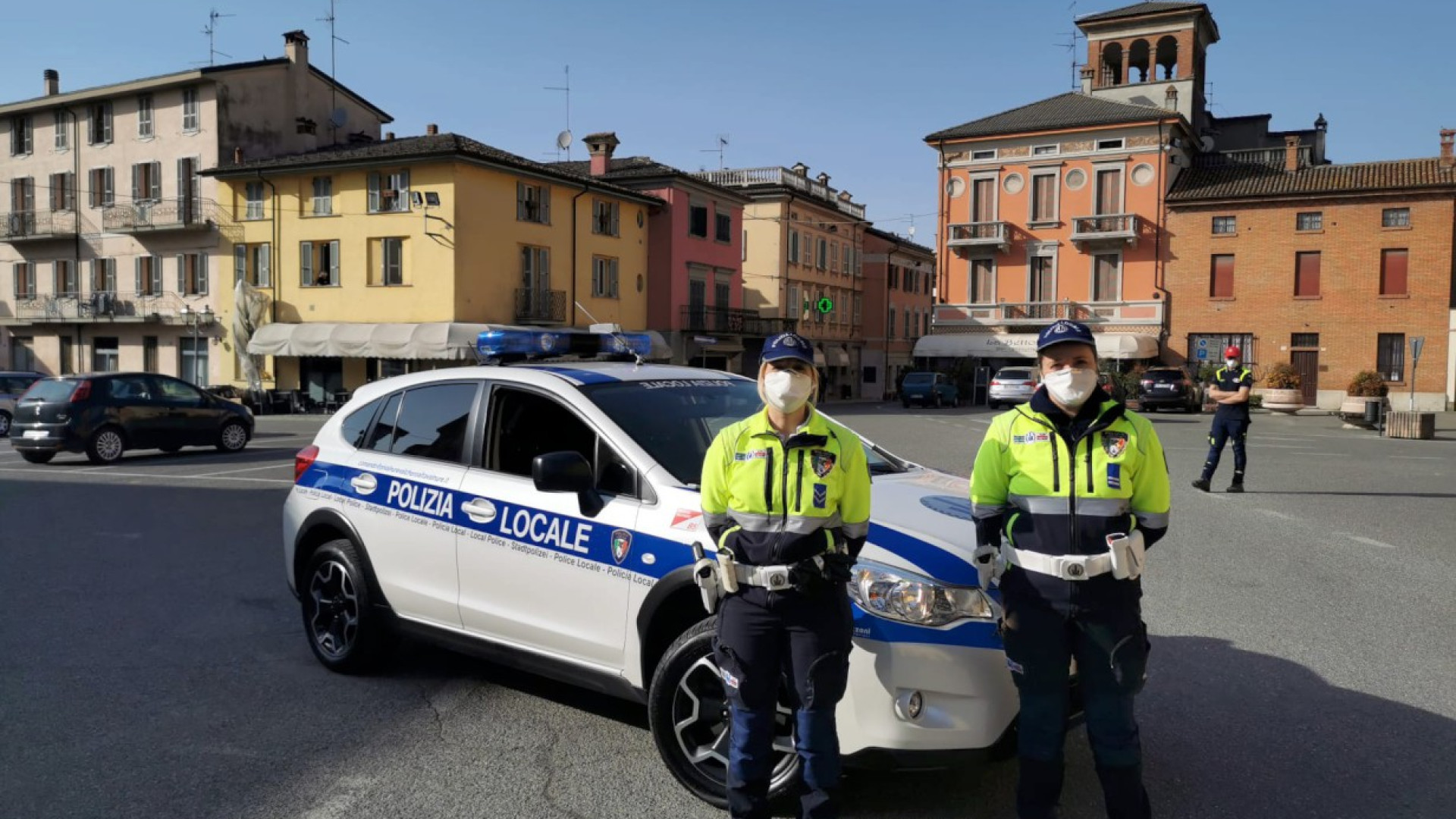 Danneggiarono con l'auto strutture pubbliche e private per 10mila euro: scoperti