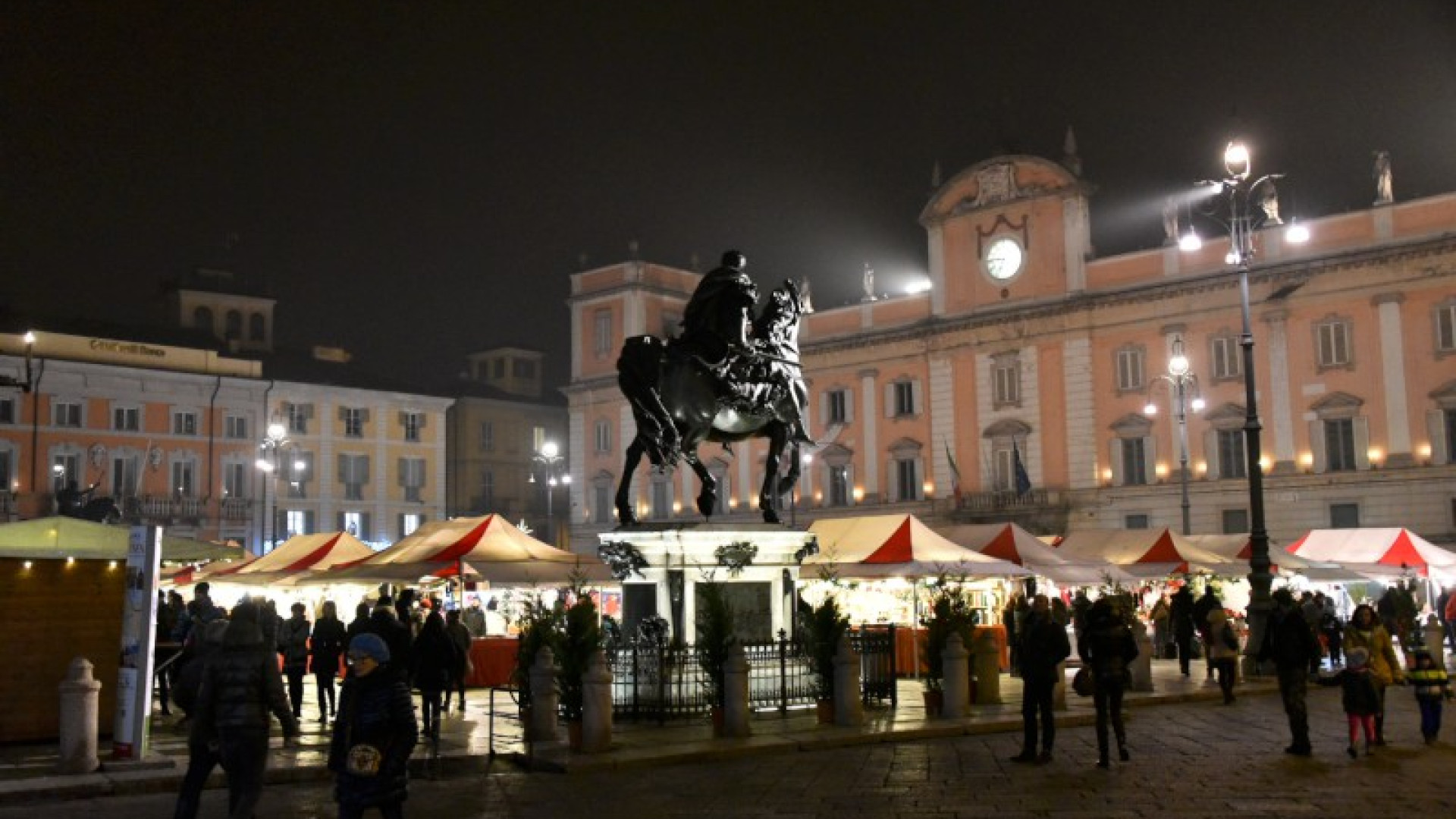 Natale e Capodanno: è qui la festa. Trovato l'organizzatore degli eventi
