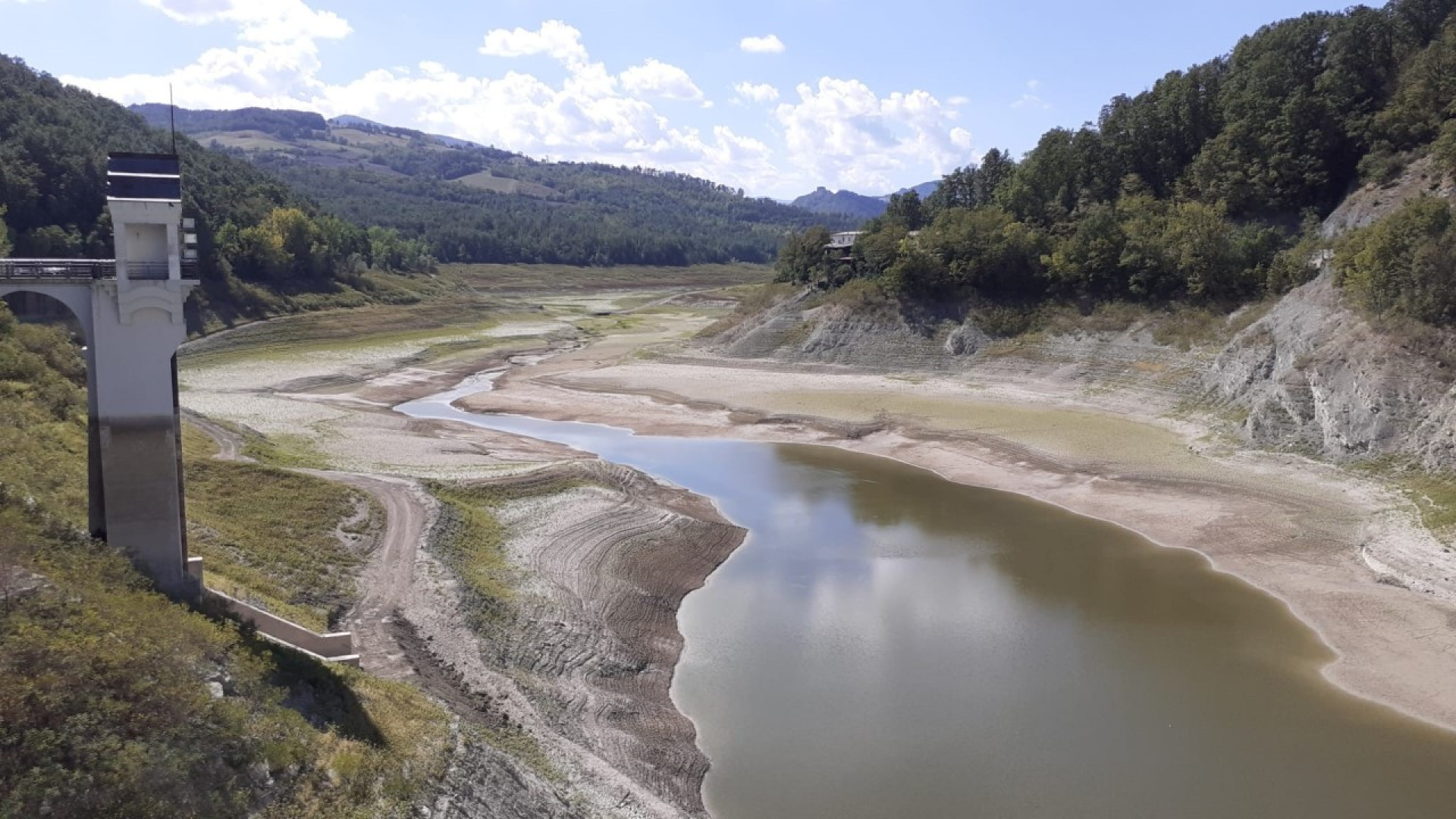 Piogge scarse e caldo, la diga del Molato ferma al 3%: "Falde e invasi in crisi"