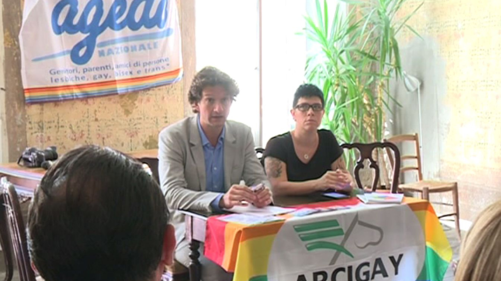 Figlia di due madri: "Il Comune non ci riconosce entrambe, costrette a dichiarare il falso". Per Putzu nessun pregiudizio ma rispetto della legge