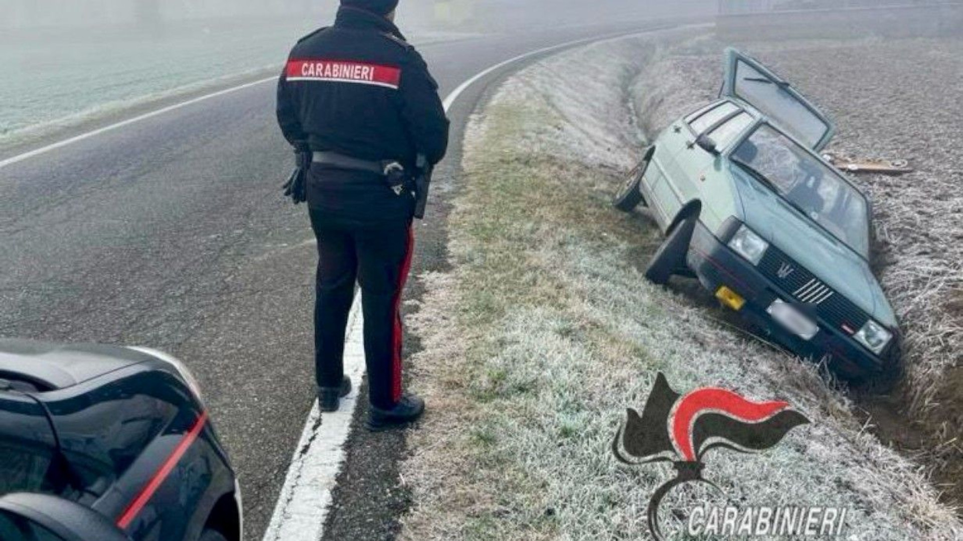 Auto fuori strada a Muradolo, l'uomo alla guida portato all'ospedale
