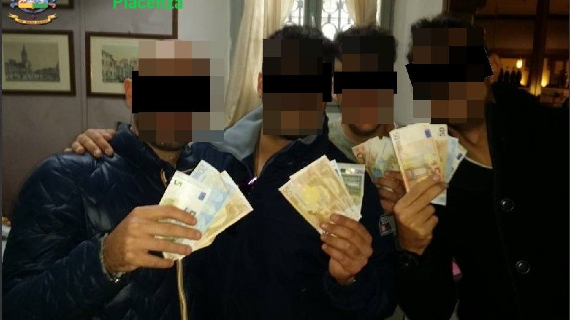 Caso Odysseus, i sospetti per quegli arresti-fotocopia e le merende durante gli orari di servizio