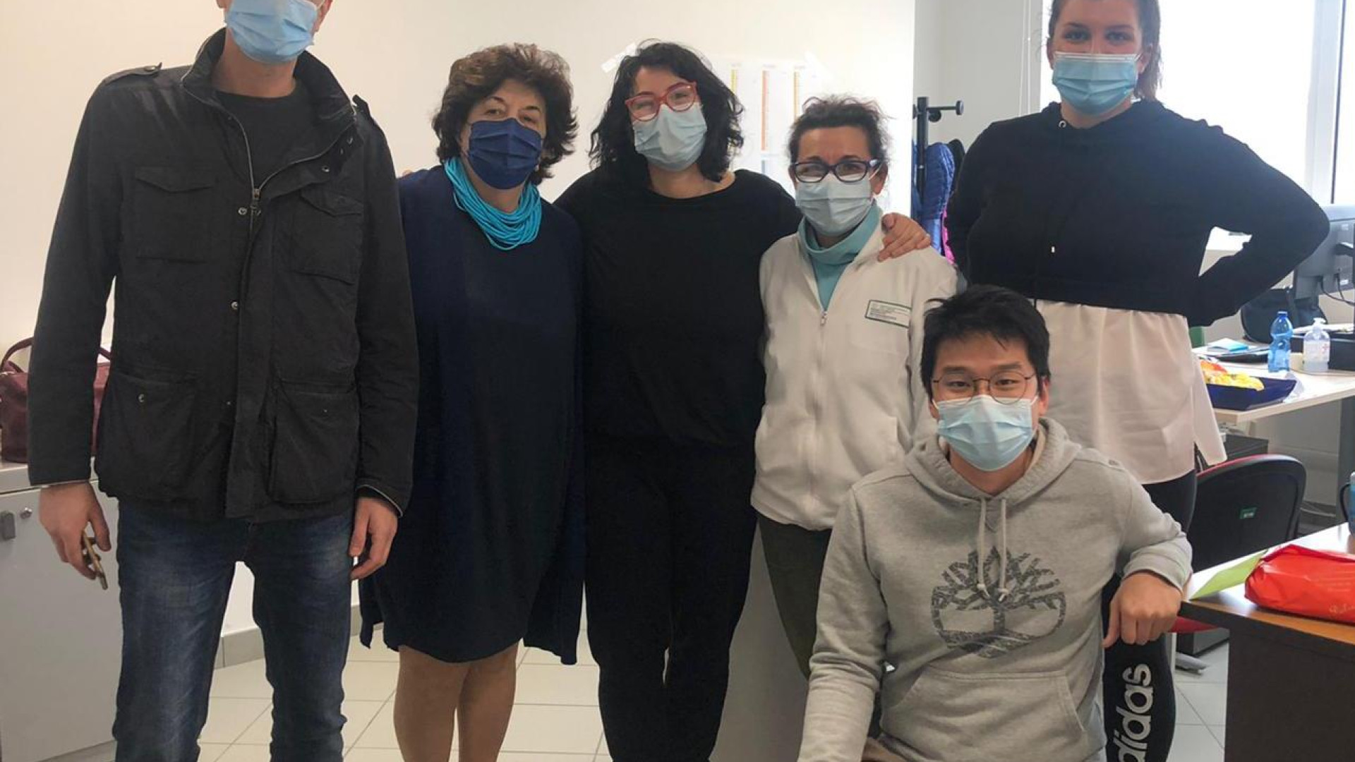 "Coraggio e sostegno morale": alle Usca il "grazie" speciale di Orietta