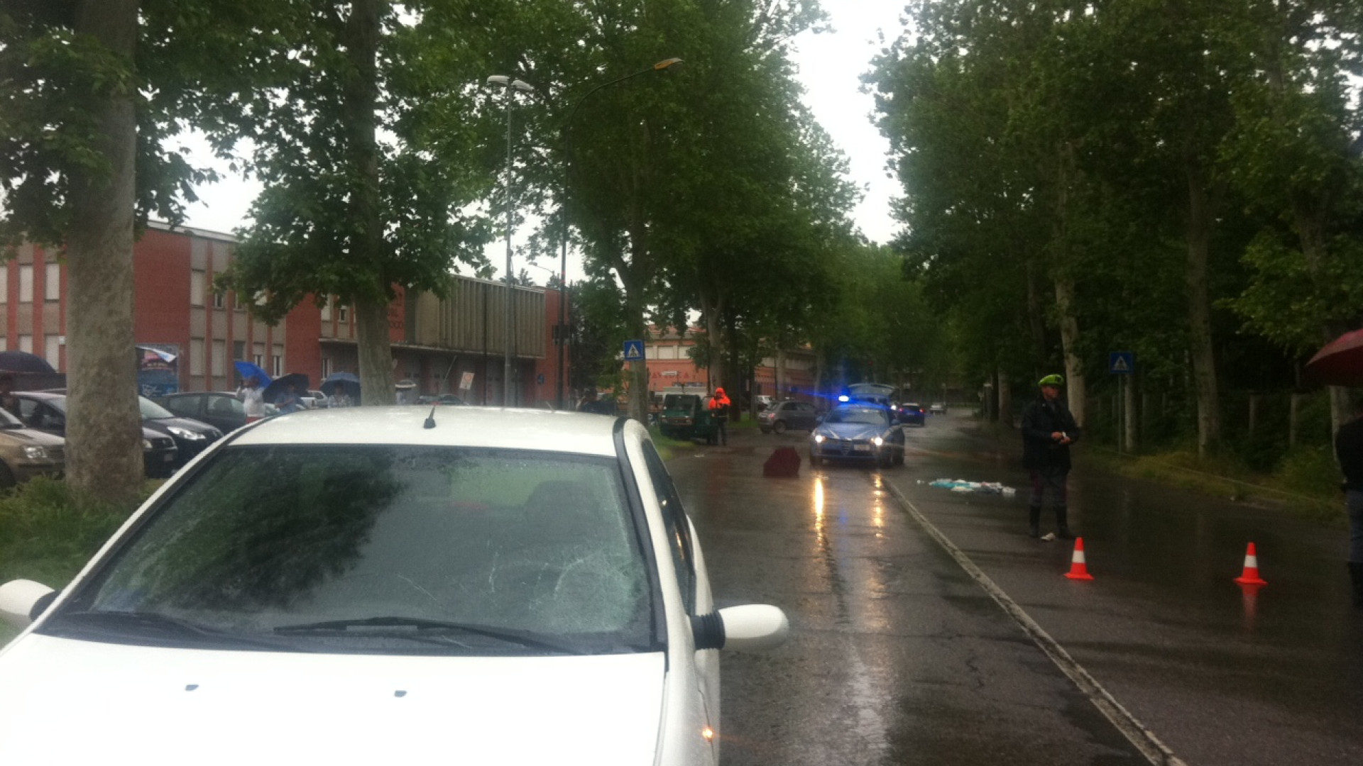 Investita da un'auto a Fiorenzuola, grave una ragazza di 16 anni