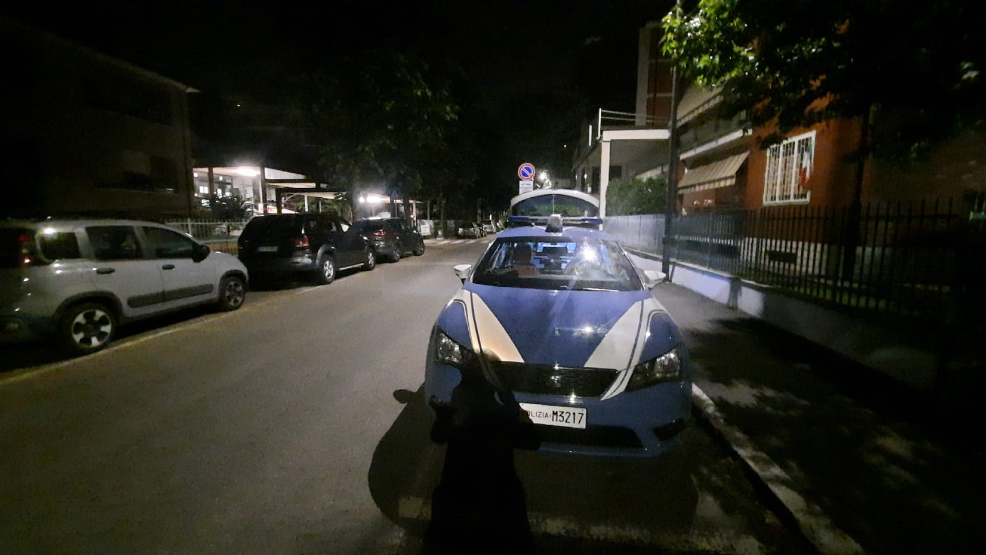 Aggredito dalla compagna e ferito alla testa chiede aiuto al vicino di casa