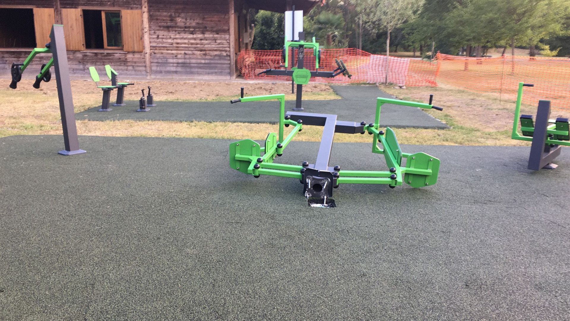 Al parco della Galleana già rotti i nuovi attrezzi della palestra all’aperto