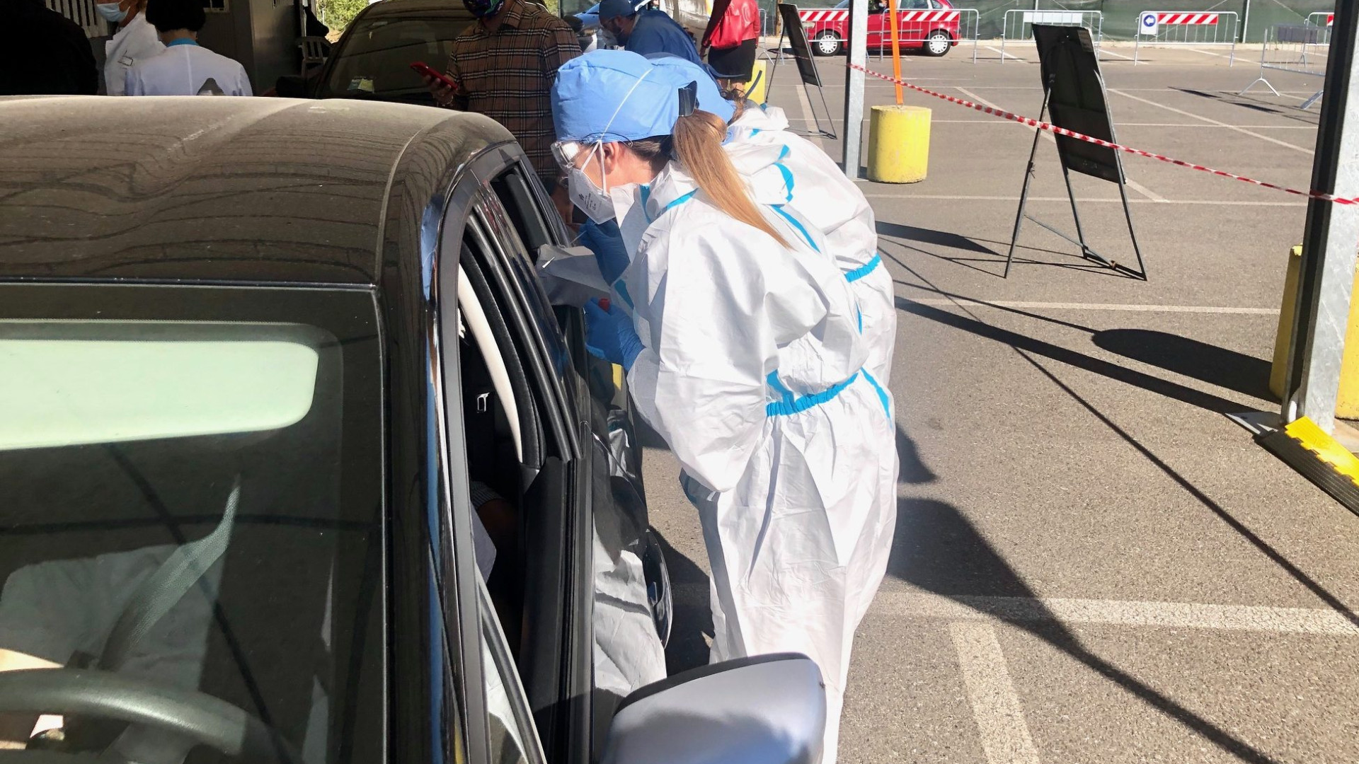 Effetto green pass, 700 richieste di vaccino al giorno. Tamponi a Borgotrebbia