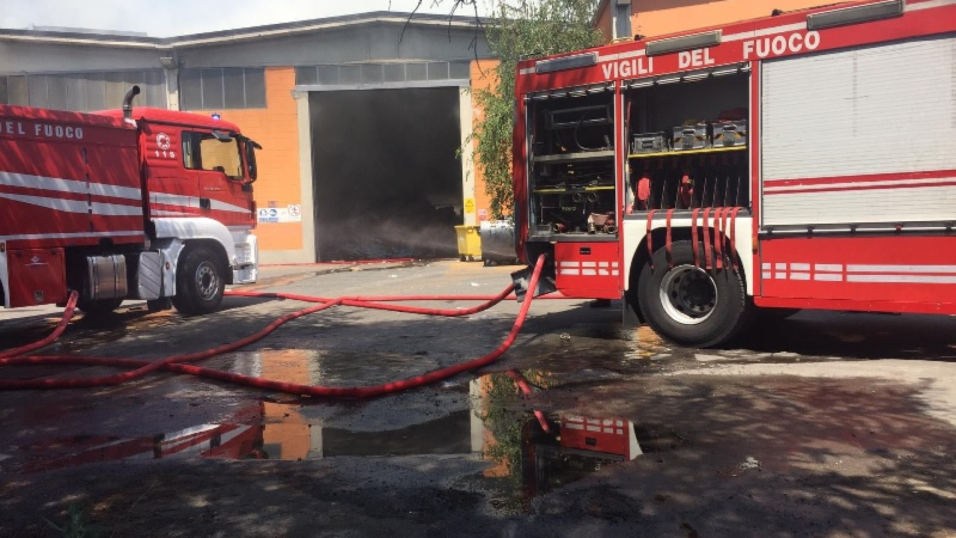 Maxi incendio a Casoni, terminate le operazioni di spegnimento