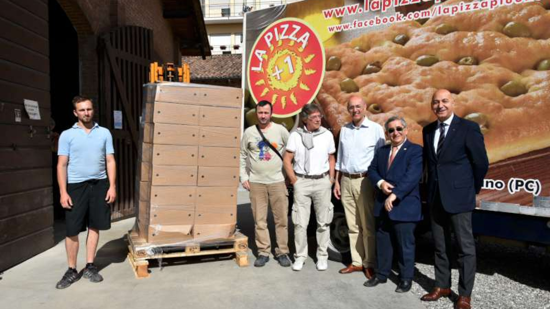 La pizza più lunga del mondo a Caritas e Piacenza Solidale