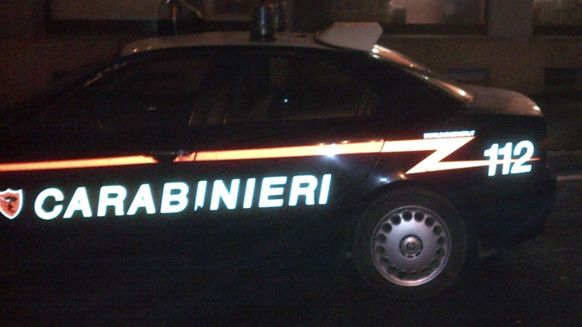 Tenta di rapinare una prostituta, arrestato un camionista russo