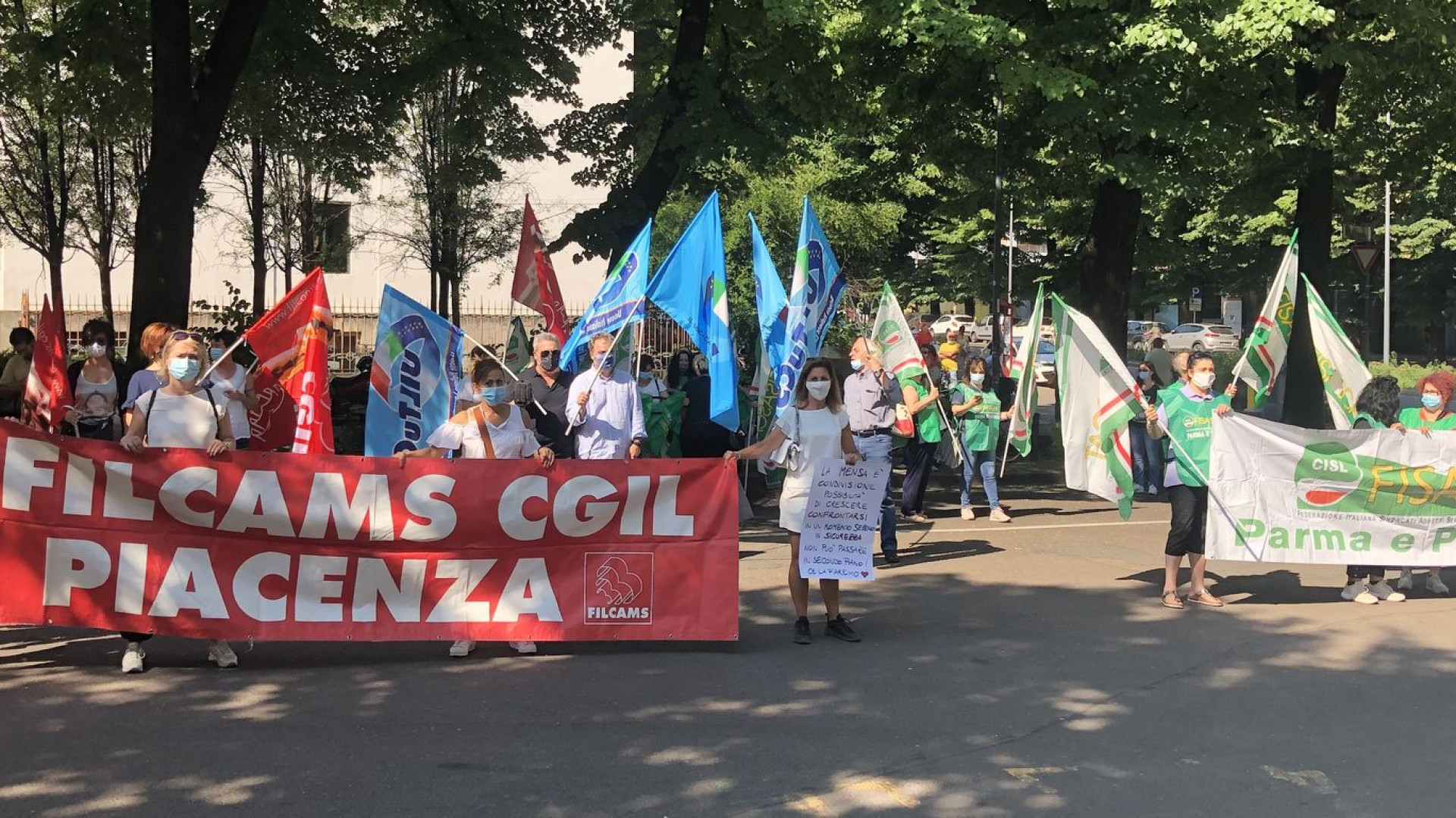"Zero garanzie per 300 lavoratrici delle mense scolastiche piacentine"