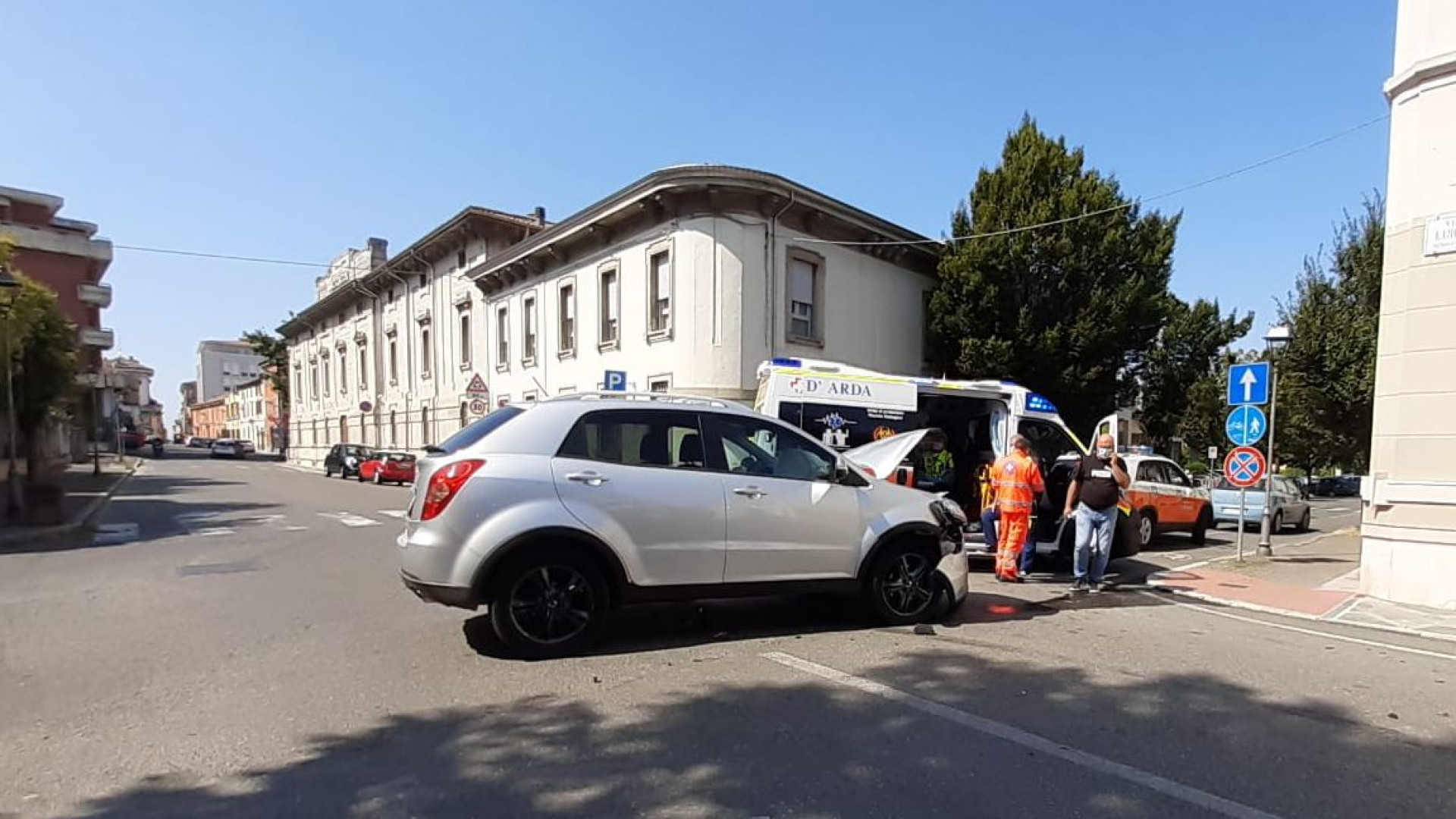 Fiorenzuola, schianto tra auto e furgone. Tre feriti, uno è in condizioni serie