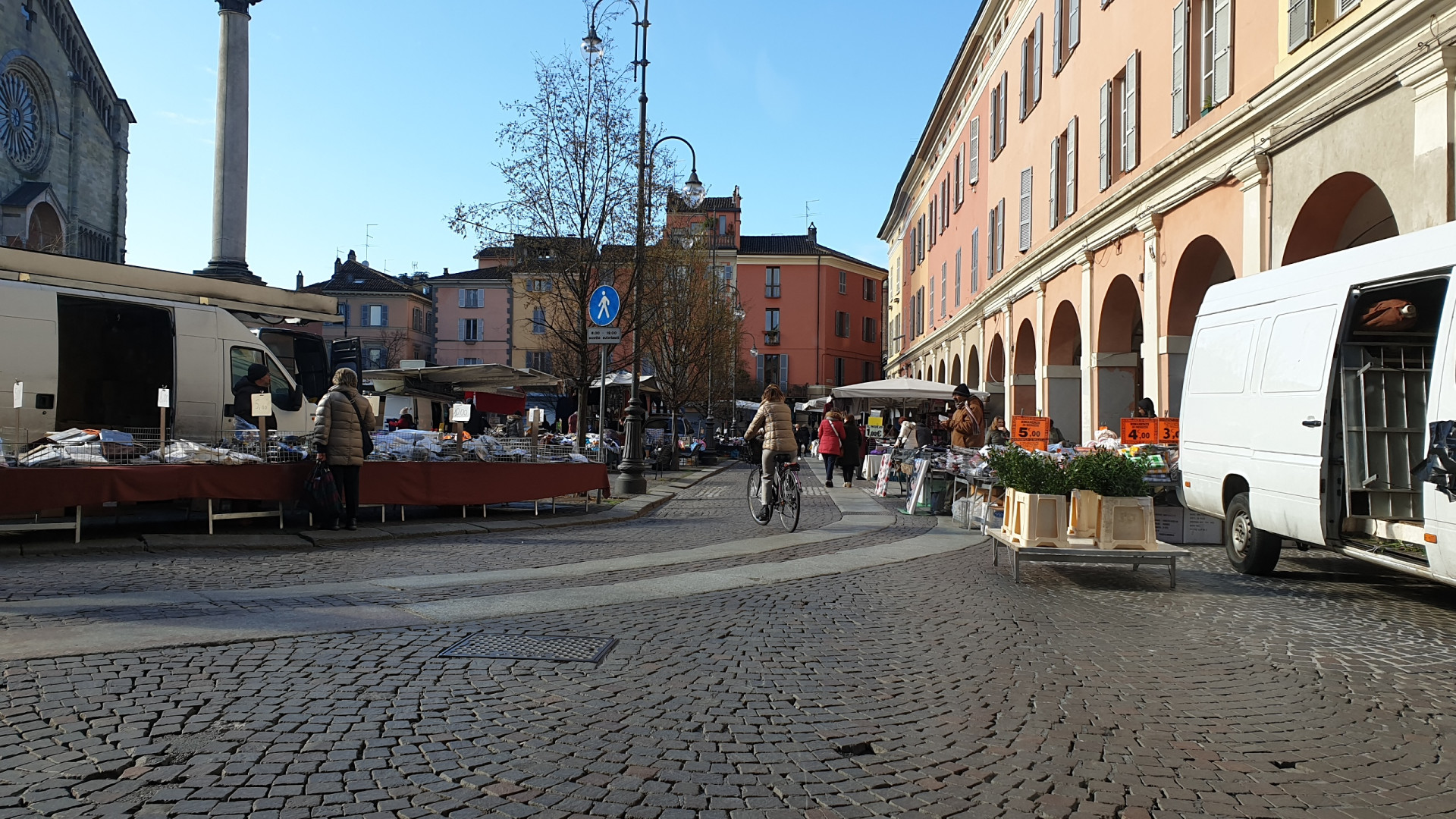 Il sabato niente mercato in centro. Via libera a quelli infrasettimanali