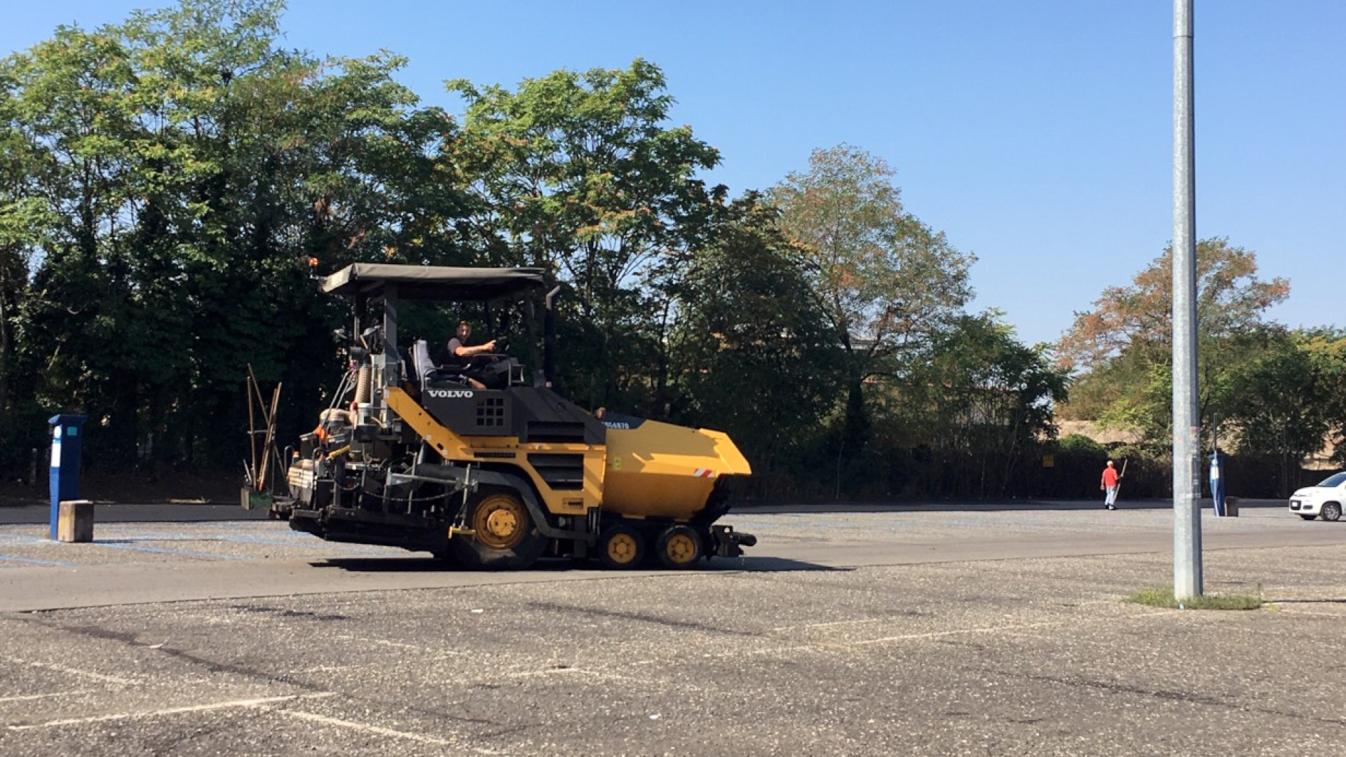 Parcheggio di viale Malta, partiti i lavori di asfaltatura. Disagi limitati