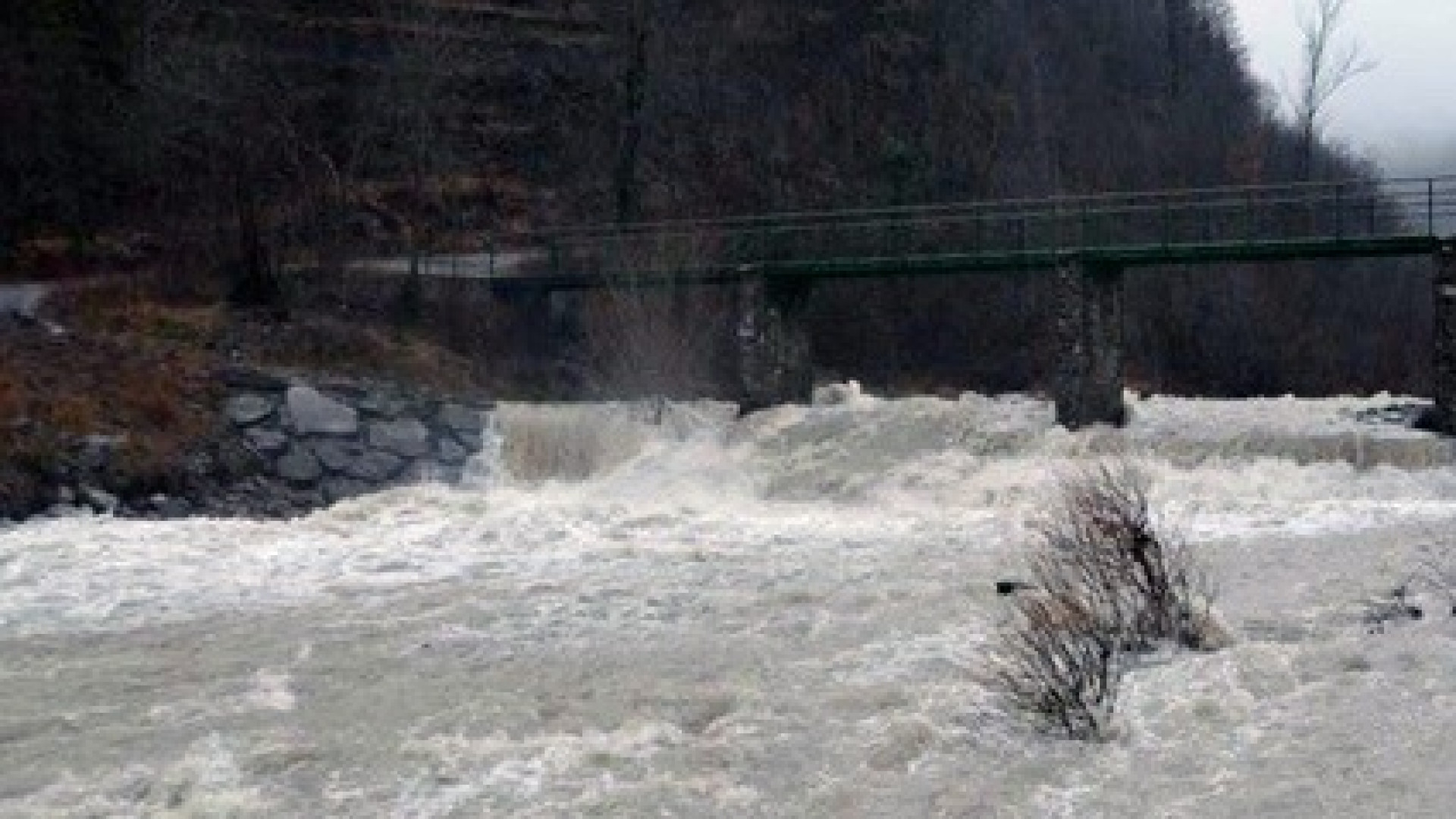 Allerta meteo: forti piogge in arrivo, fase di attenzione fino a martedì