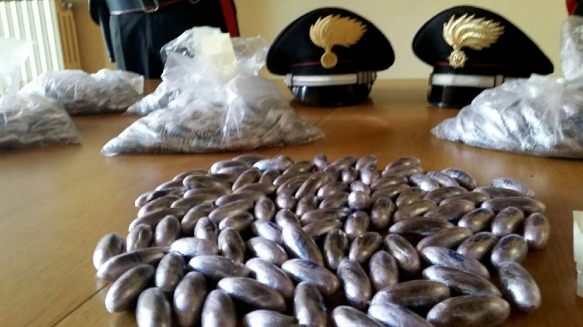 Sequestro record di droga alla Besurica, padre e figlio in carcere