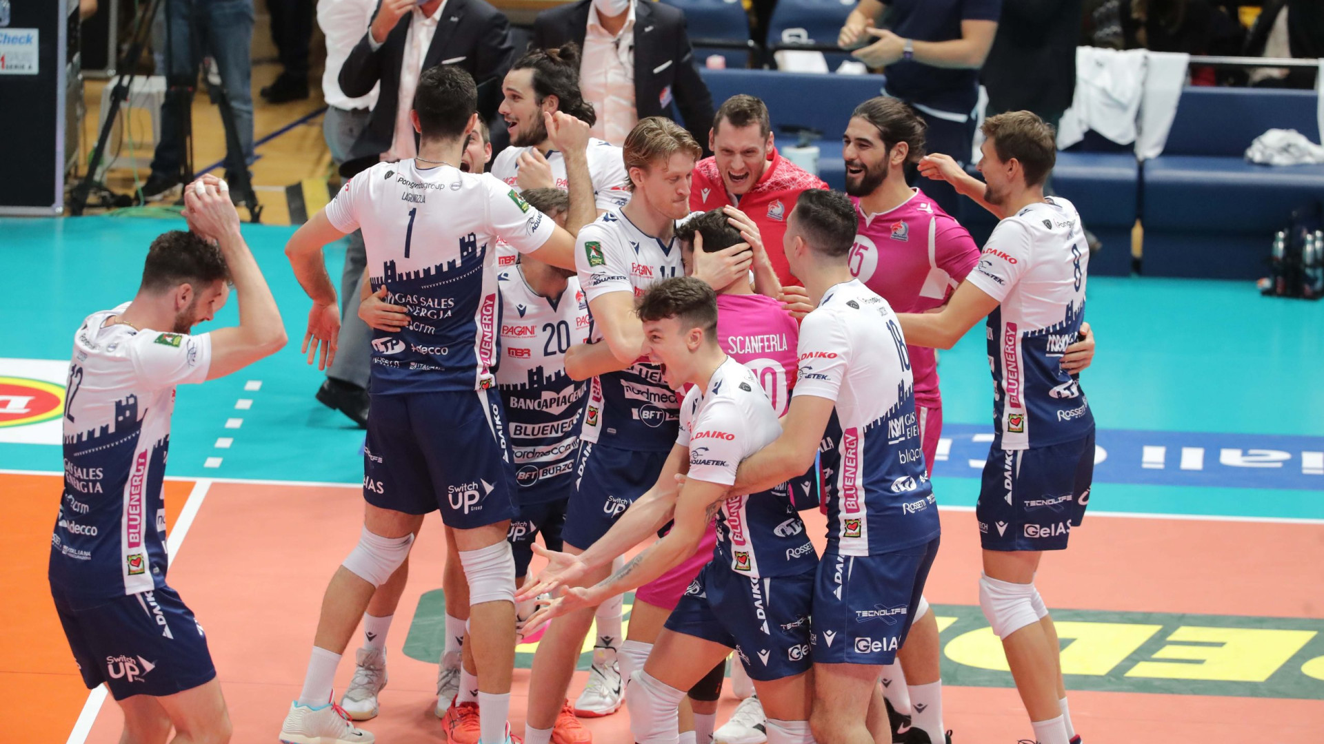 Uragano Gas Sales: Modena si inchina ai biancorossi. Quarta vittoria di fila