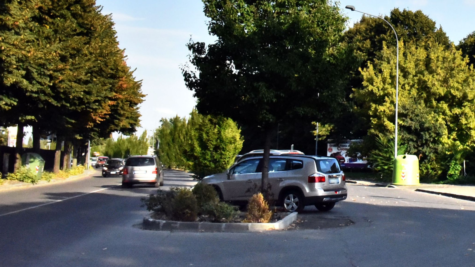 Amoreggiano nudi in via Boselli in pieno mattino: algerino e piacentina denunciati