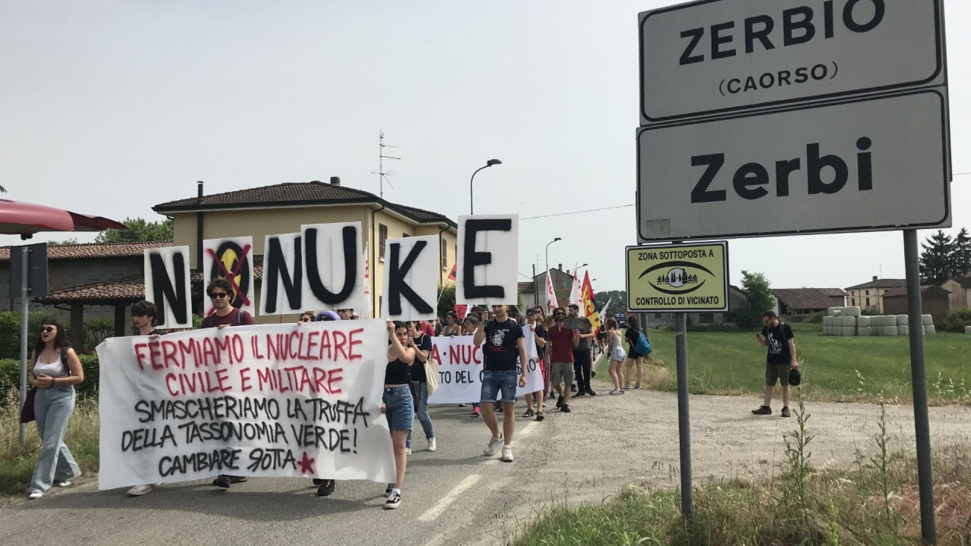 "Non vogliamo convivere con il Nucleare e le scorie": 150 in corteo a Caorso