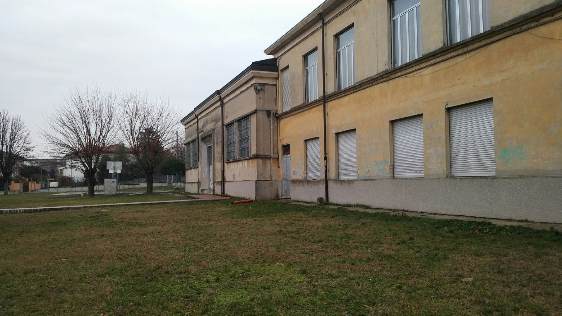 La vecchia palestra sarà abbattuta: al suo posto nascerà la nuova mensa