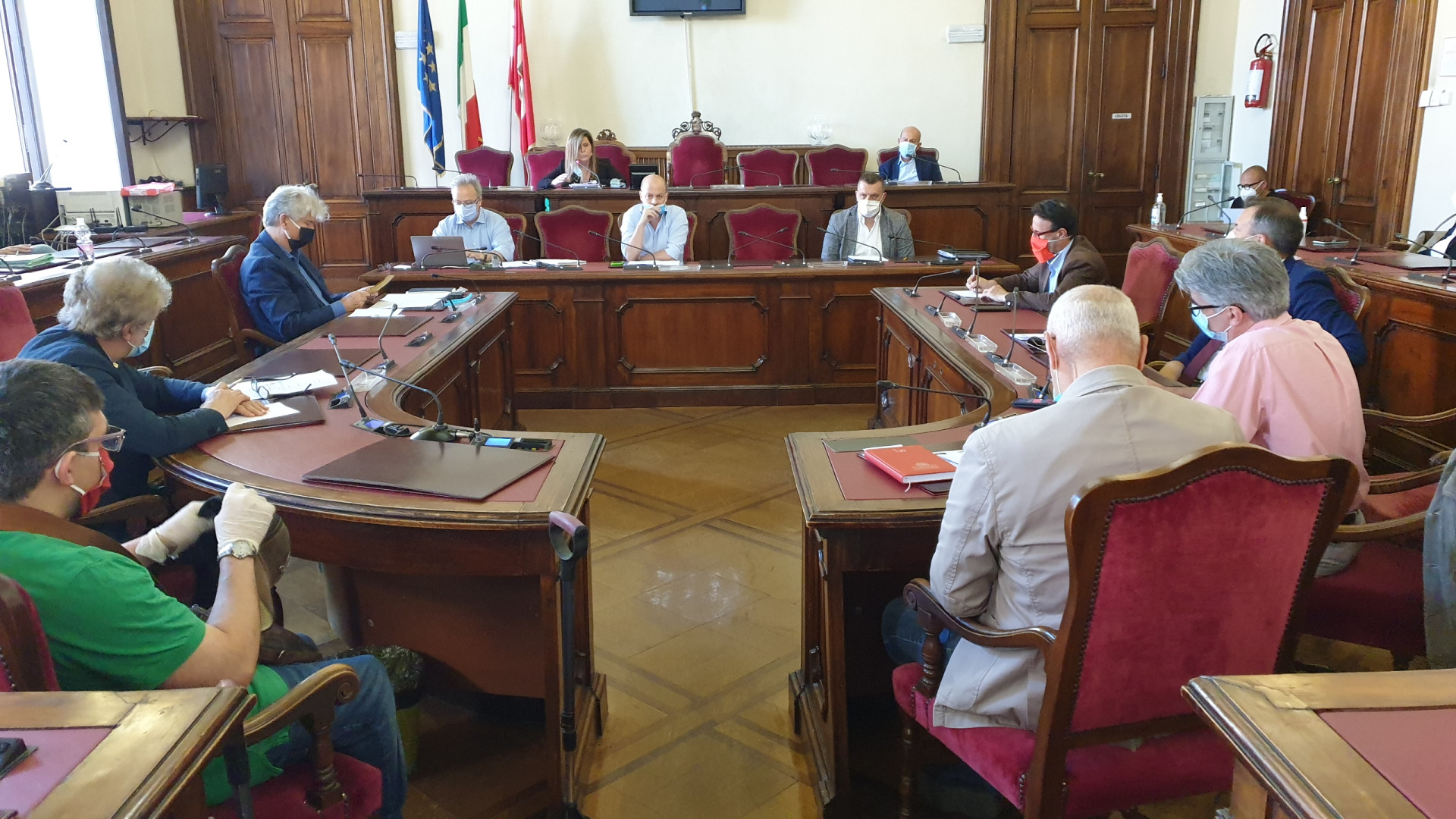 Famiglie in difficoltà che non chiedono aiuto per dignità: "Unire le forze per aiutarle"